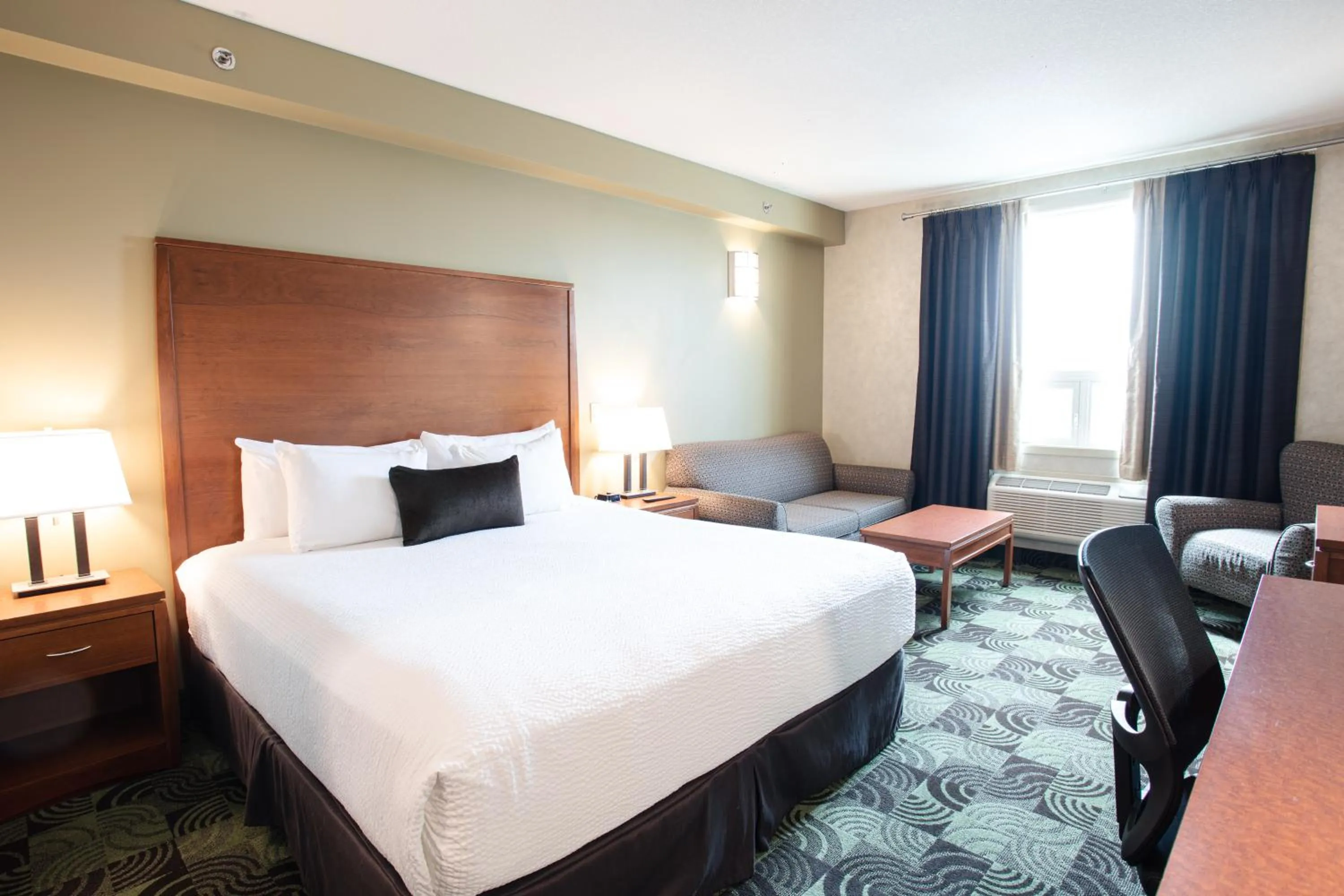 Bed in Deerfoot Inn and Casino