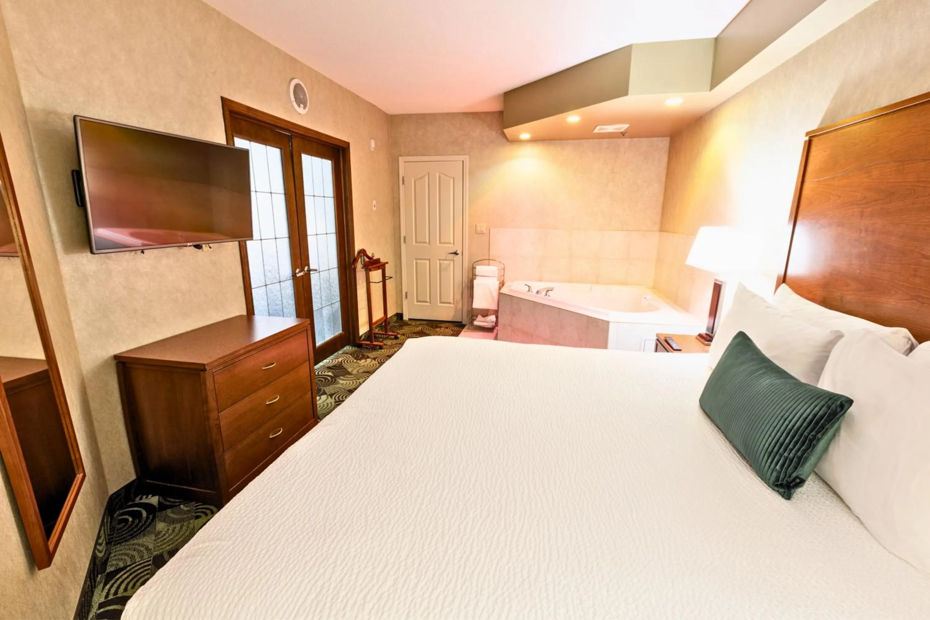 Bed in Deerfoot Inn and Casino