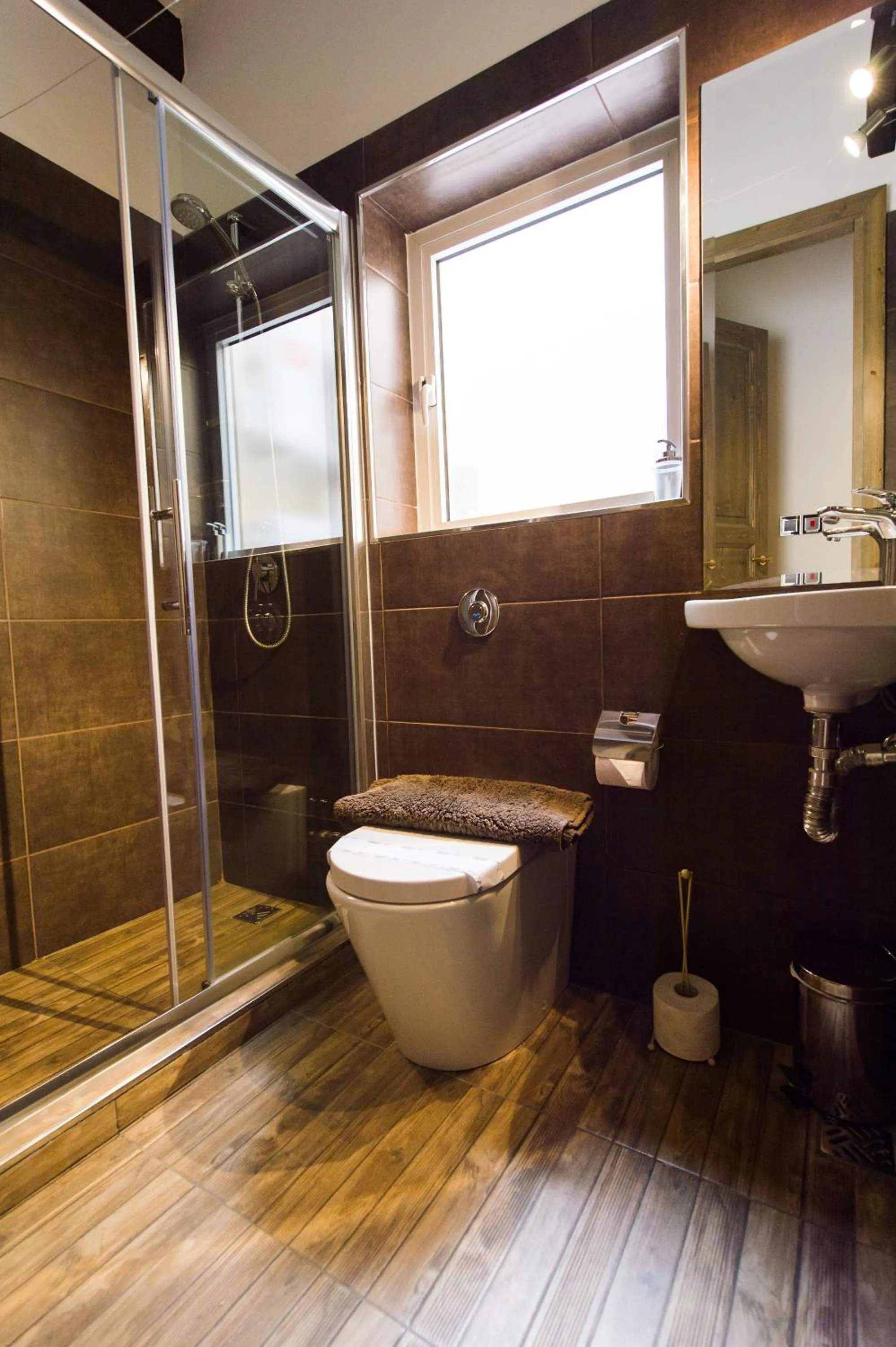 Shower in Backstage Boutique Music Themed Townhouse