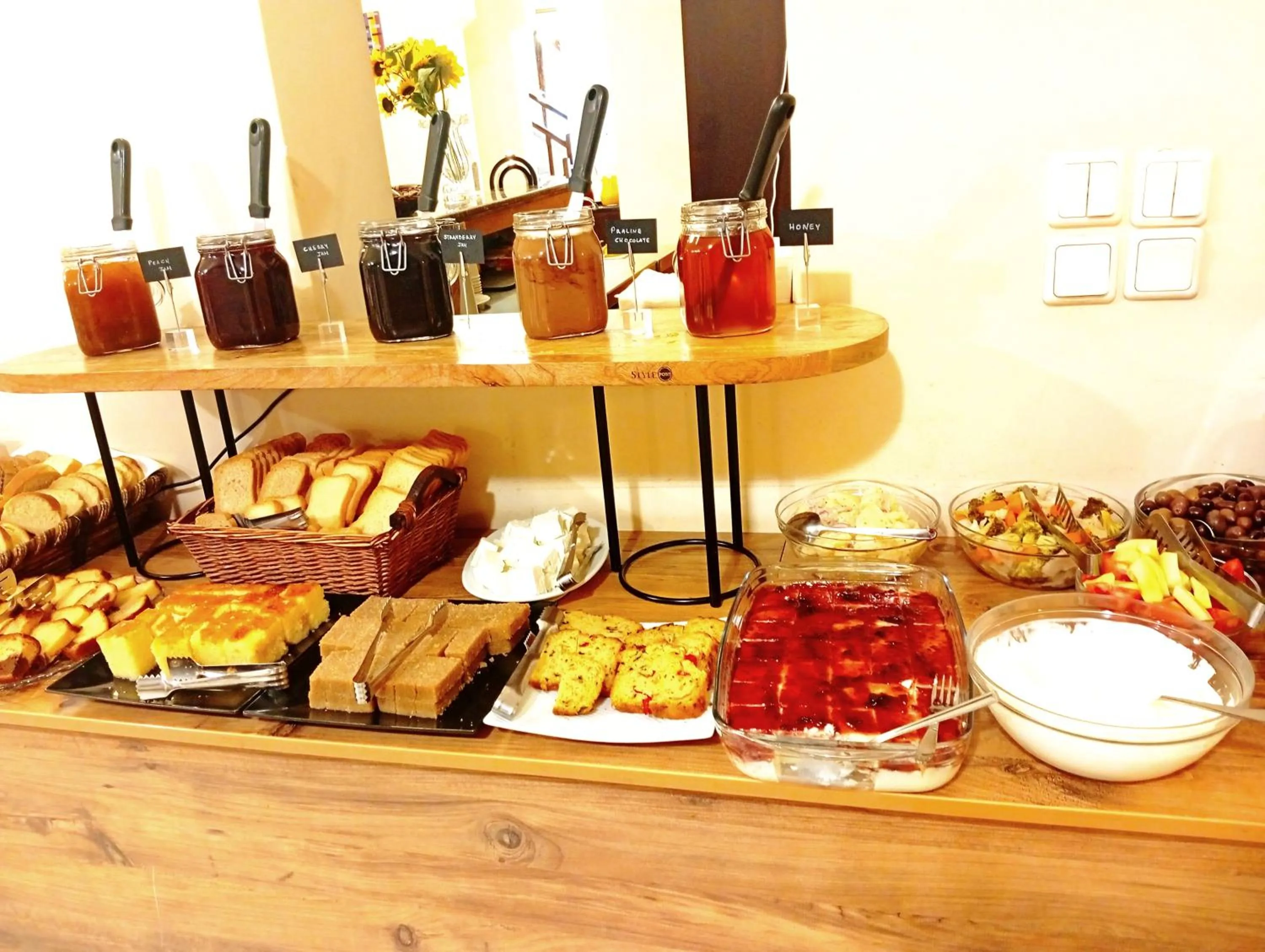 Breakfast in Alexiou Hotel