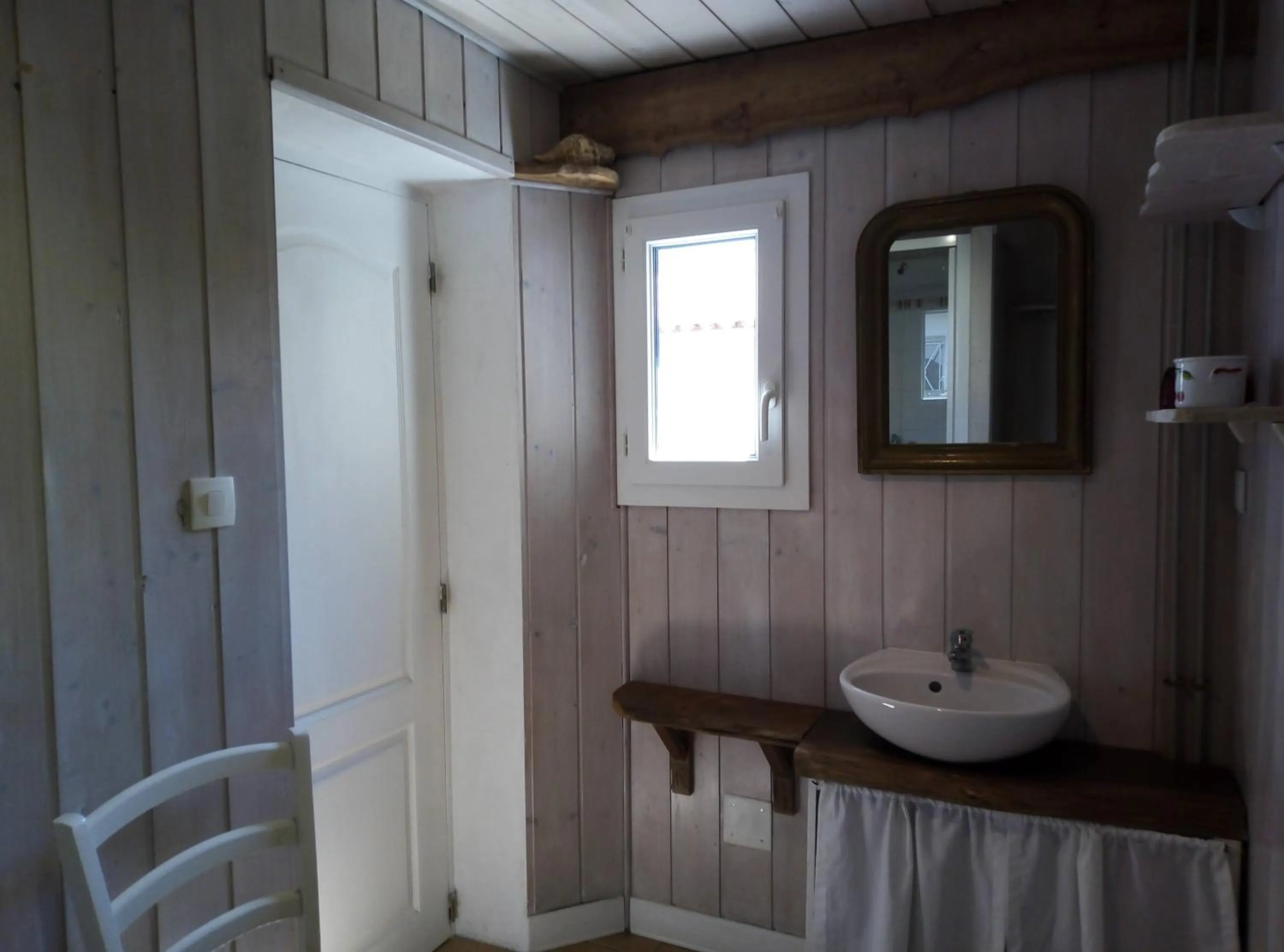 Bathroom in Les Bois Flottés en Ré