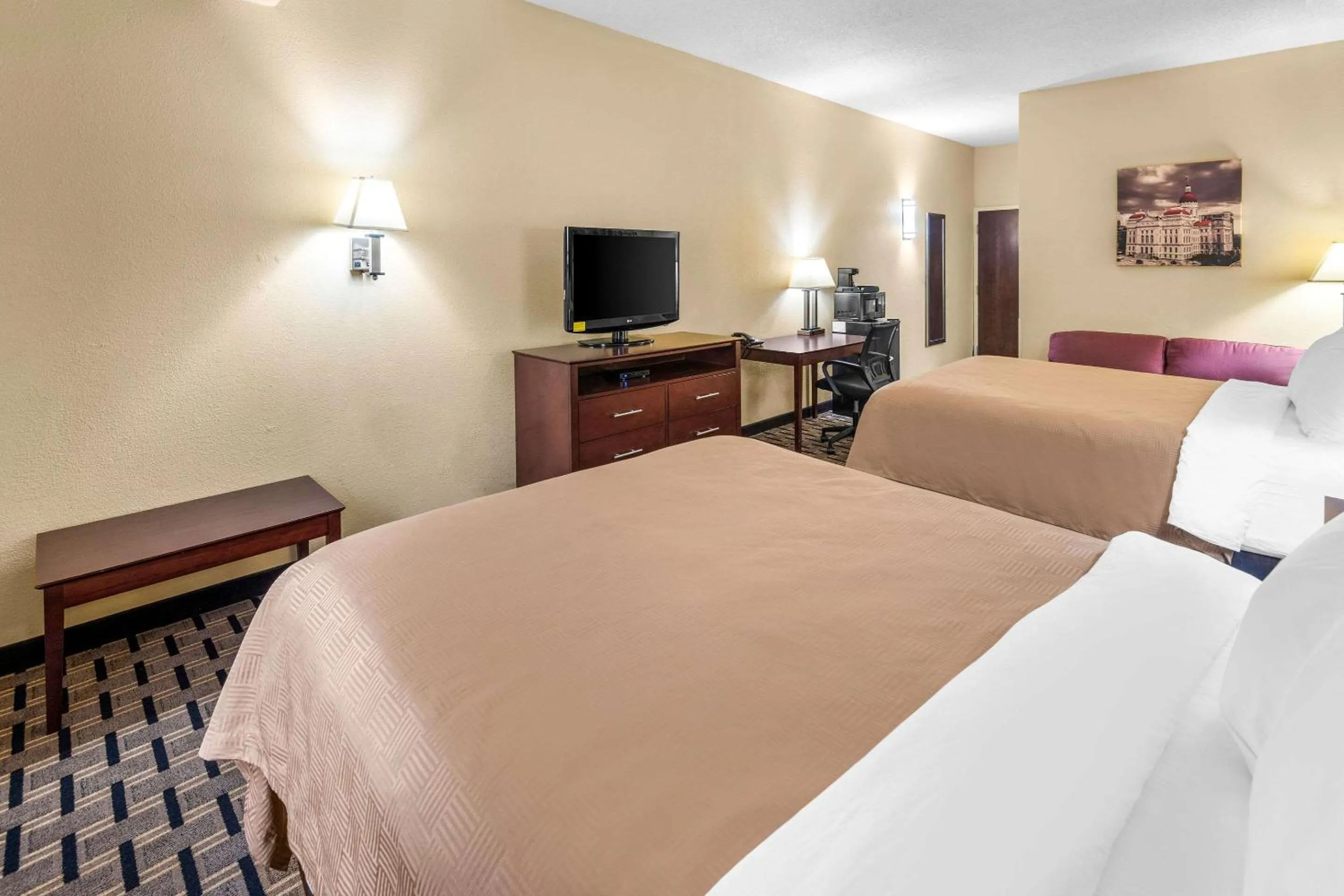 Bedroom, Bed in Clarion Inn & Suites Indianapolis Northwest