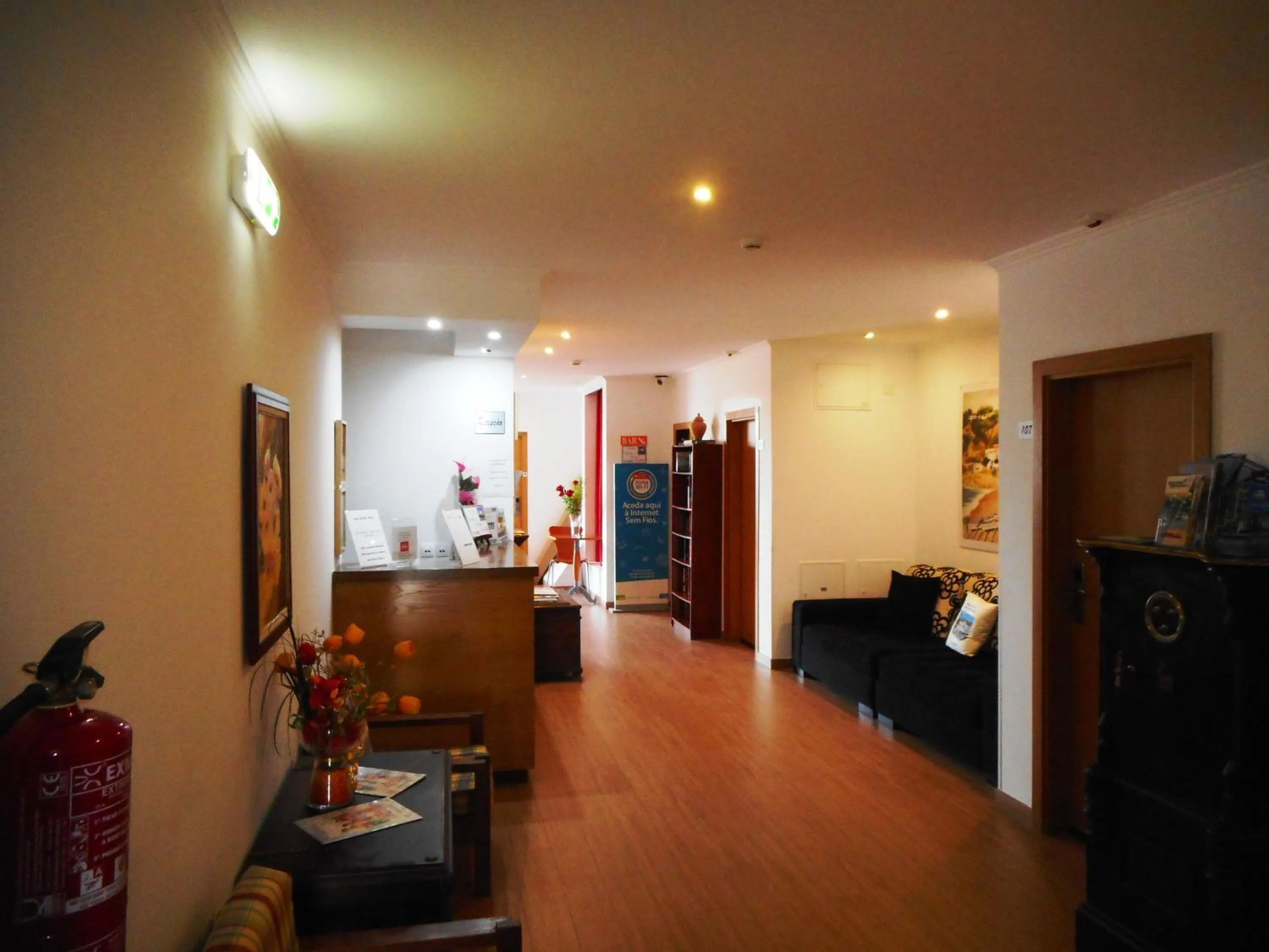 Lobby or reception in Agua Marinha ROSA- Hotel