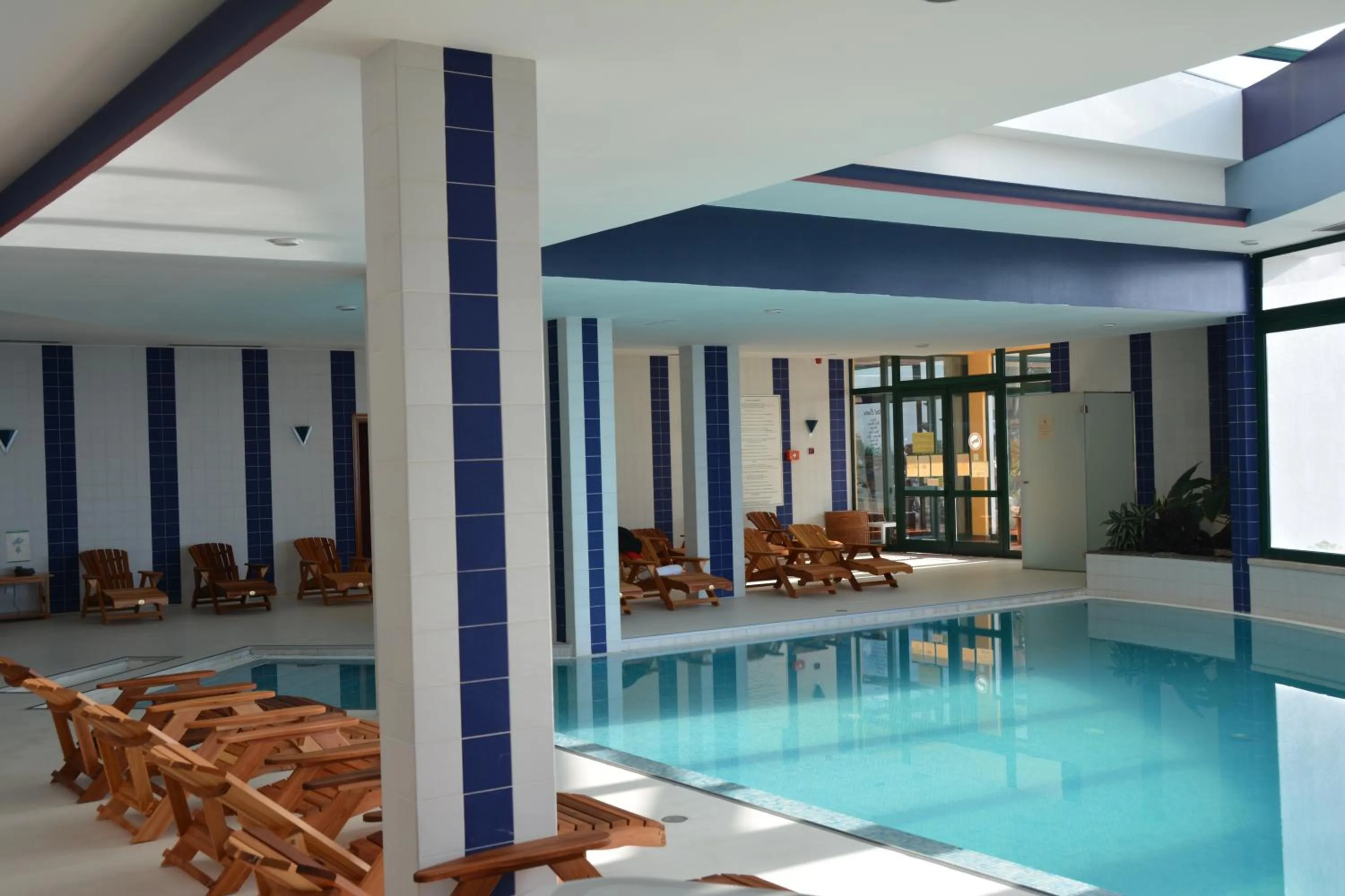 Swimming pool in Hotel Jardim Atlantico