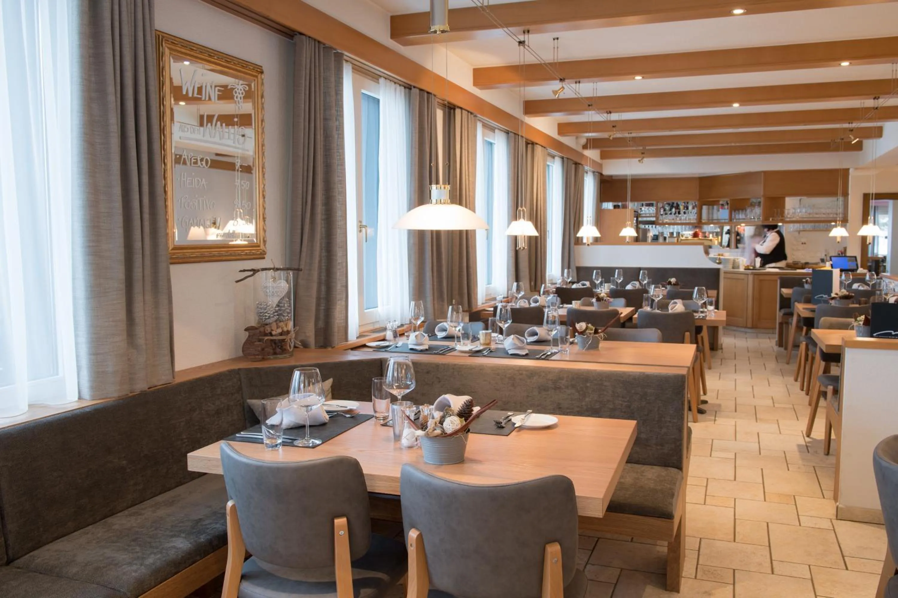 Restaurant/places to eat in Hotel Mistral Superior