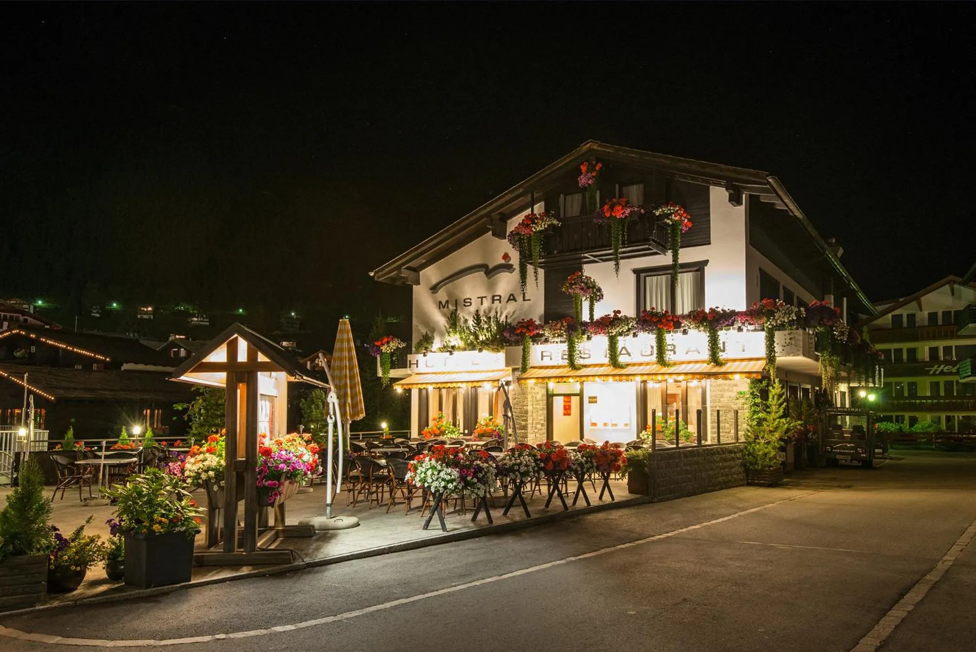 Property building in Hotel Mistral Superior