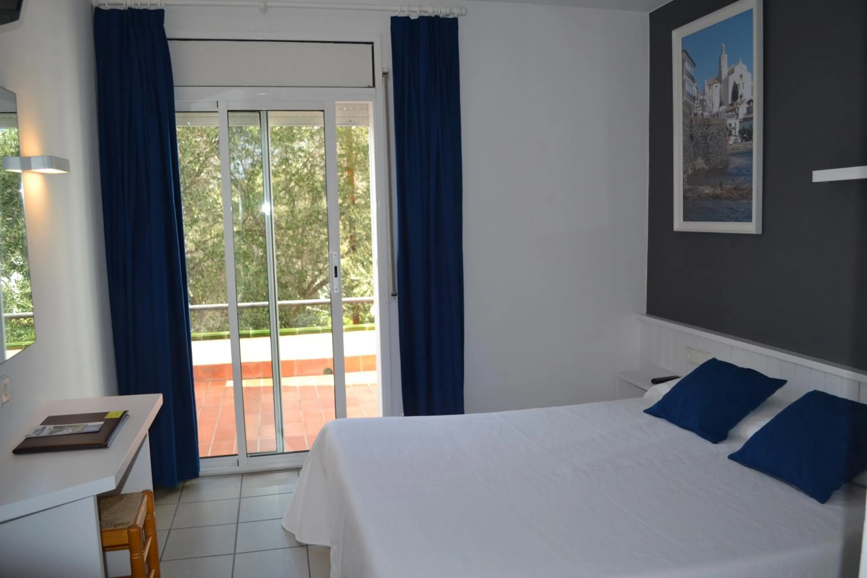 Photo of the whole room, Bed in Hotel S´Aguarda