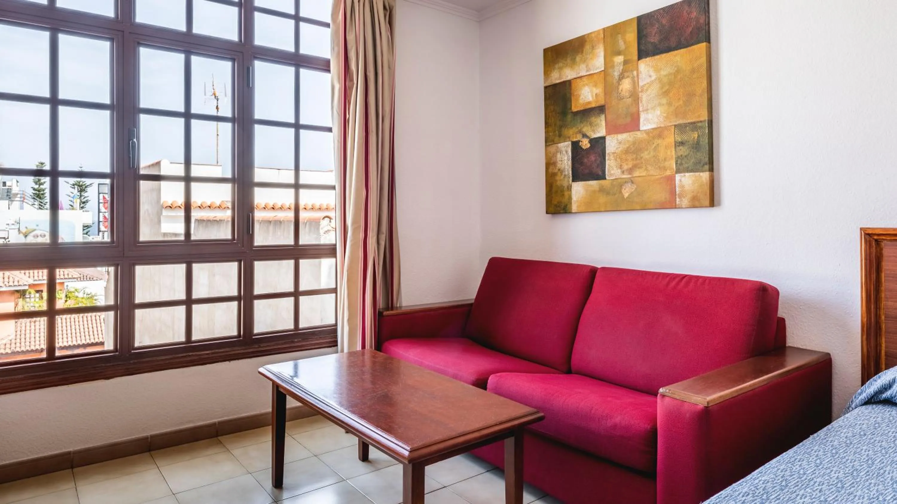 Living room in Be Smart Florida Plaza