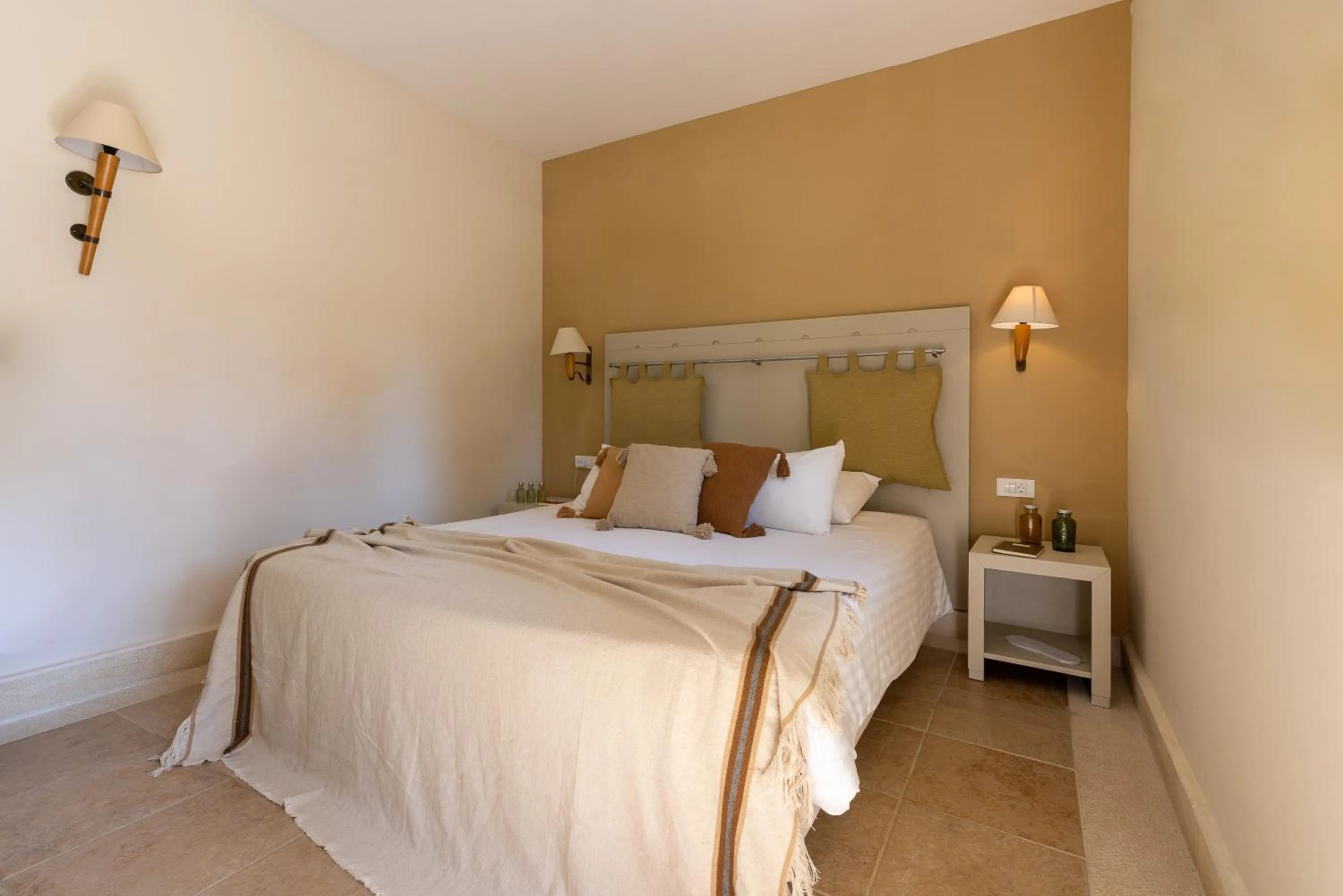 Bed in Giannoulis - Grand Bay Beach Resort (Exclusive Adults Only)