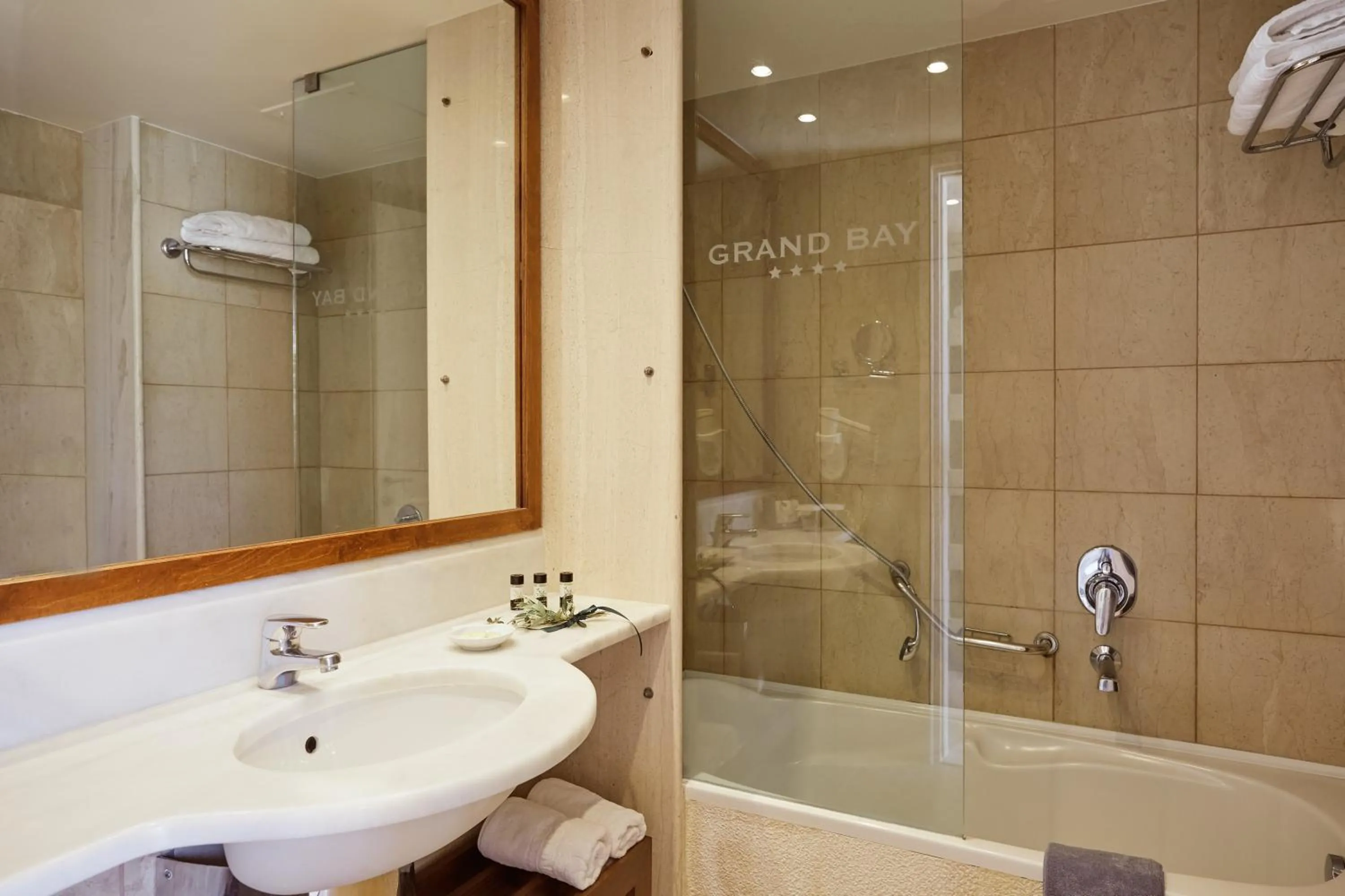 Shower in Giannoulis - Grand Bay Beach Resort (Exclusive Adults Only)