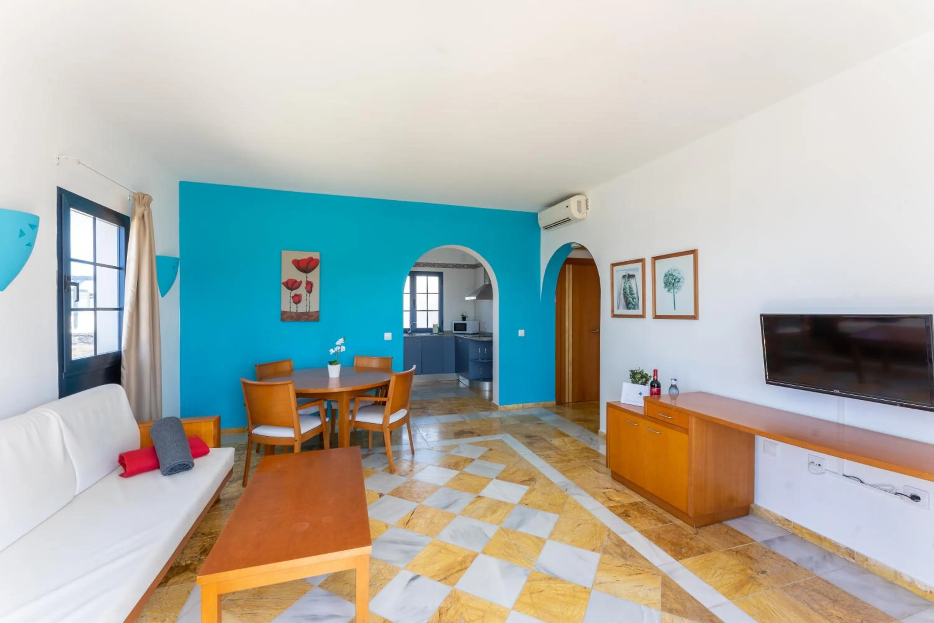 Dining area, Seating Area in VIK Coral Beach