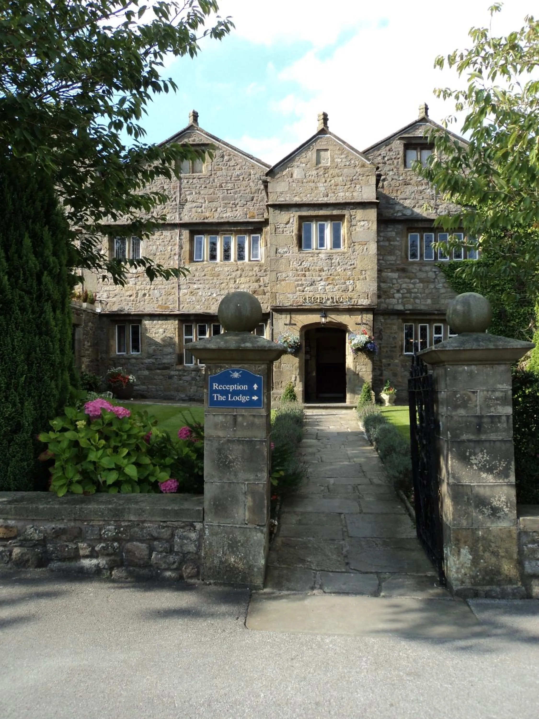 Facade/entrance in Stirk House Hotel