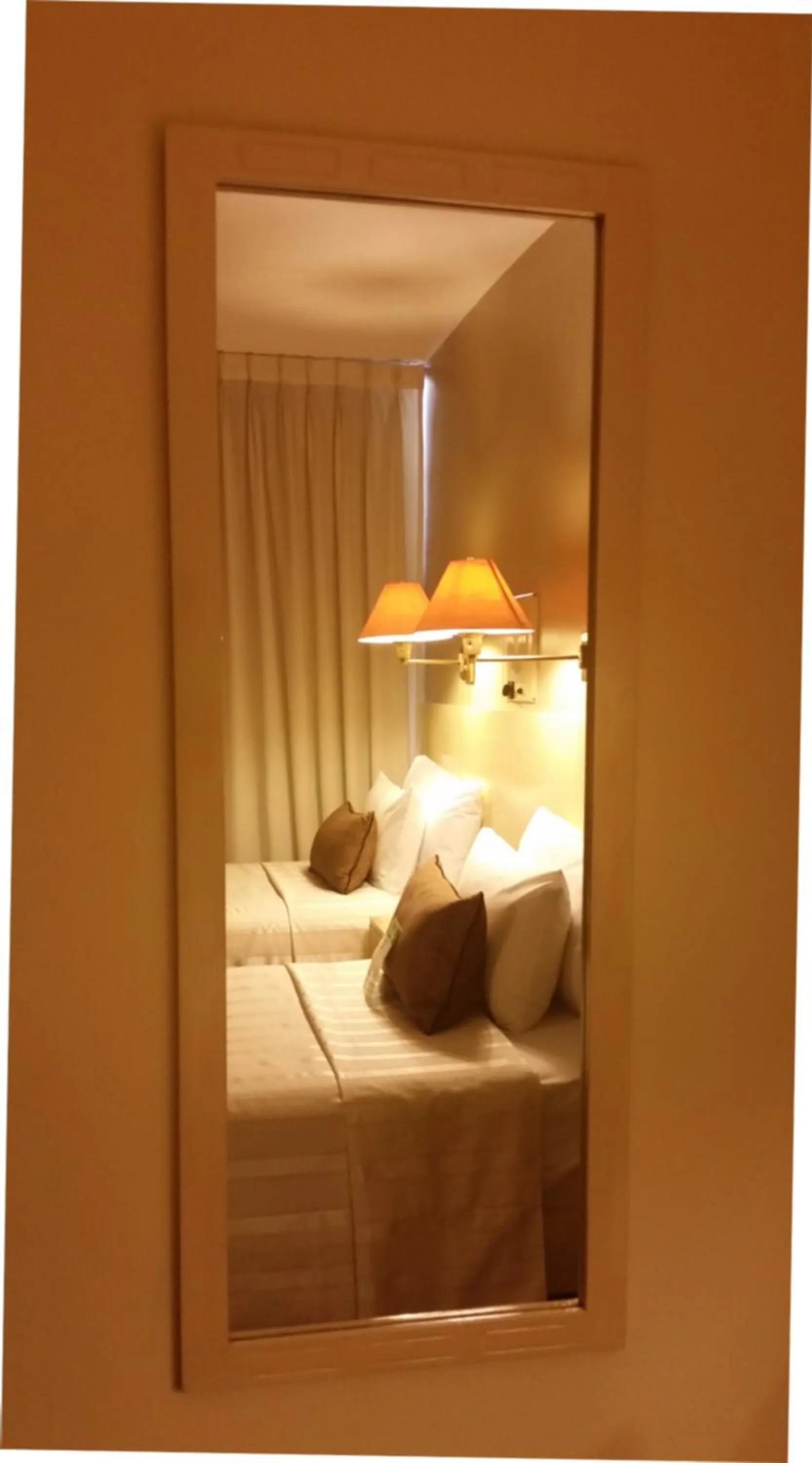 Bedroom, Bed in Embajadores Hotel