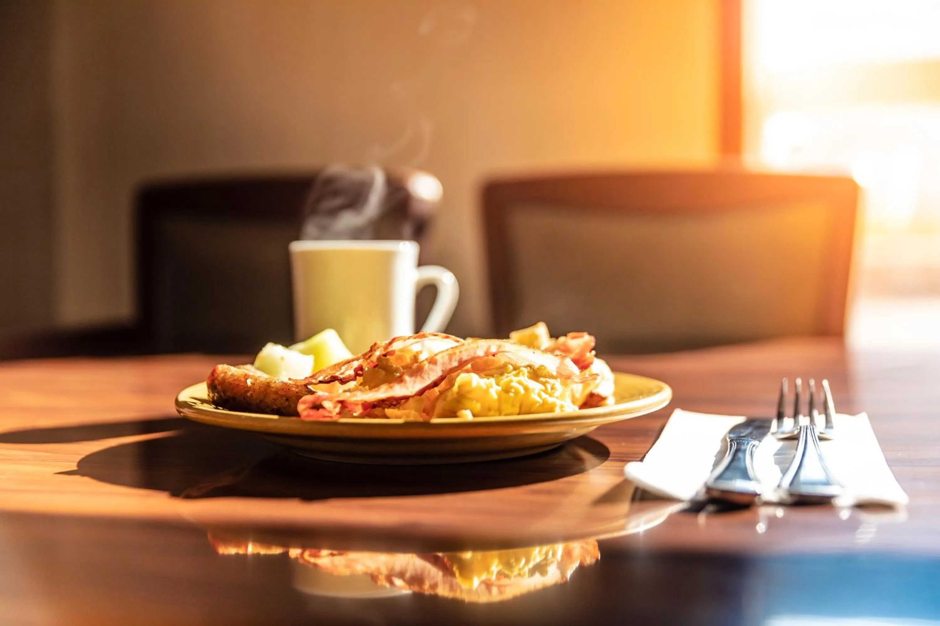 Breakfast in Service Plus Inns and Suites Calgary