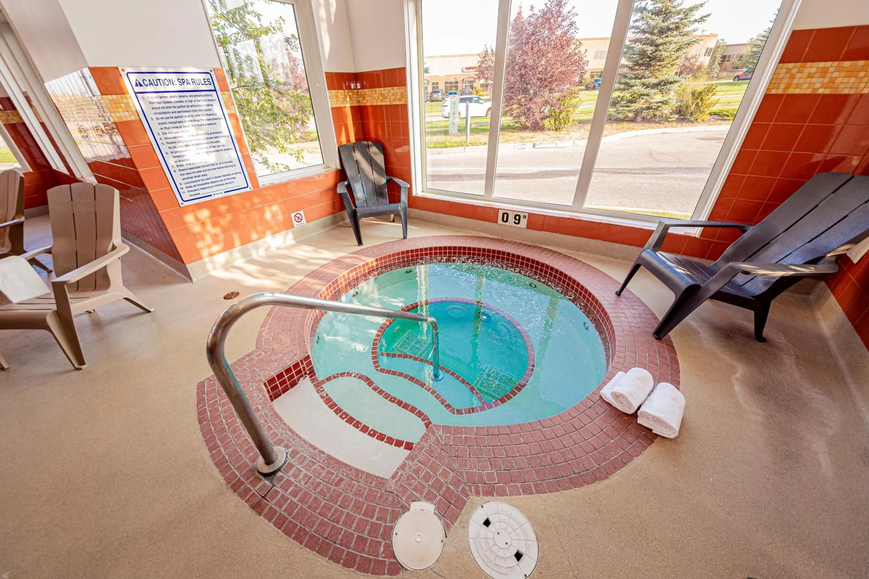 Hot Tub in Service Plus Inns and Suites Calgary