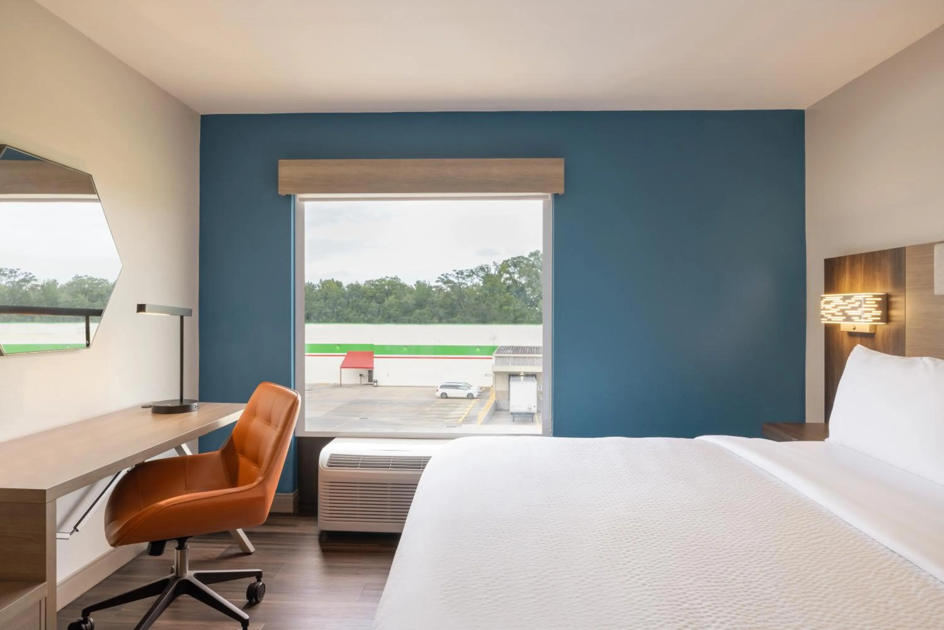 Bedroom, Bed in Holiday Inn Express & Suites Opelousas by IHG