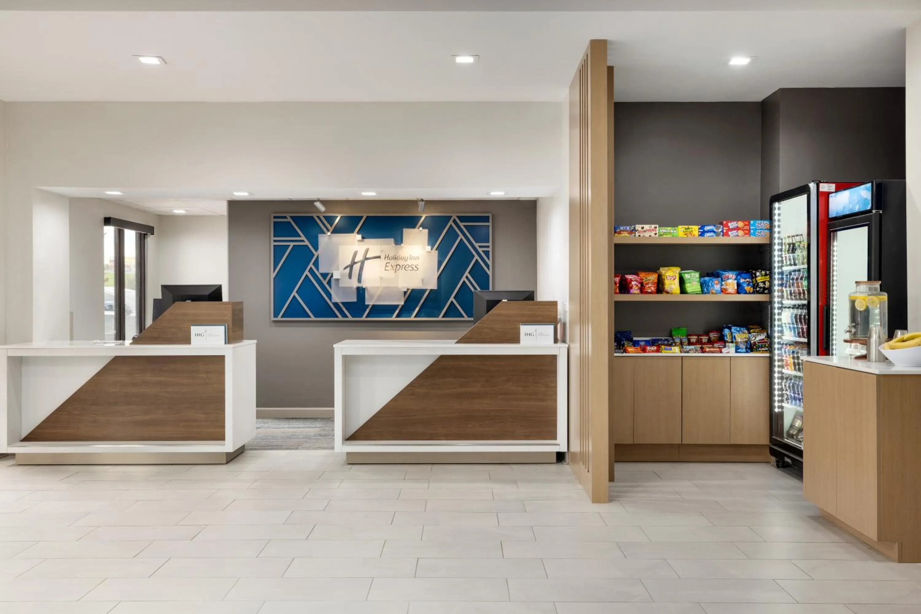 Lobby or reception in Holiday Inn Express & Suites Opelousas by IHG