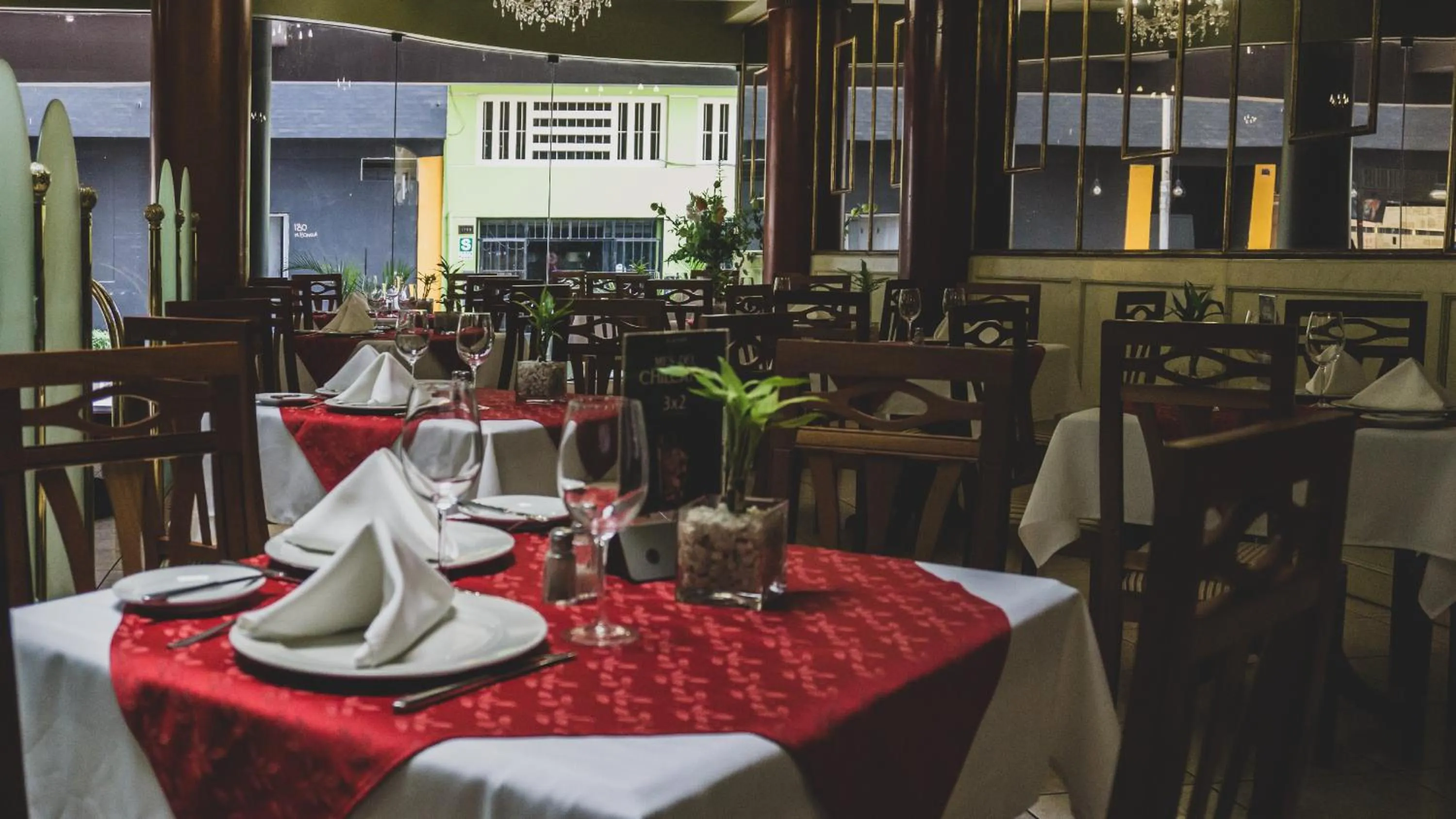 Restaurant/places to eat in Faraona Grand Hotel