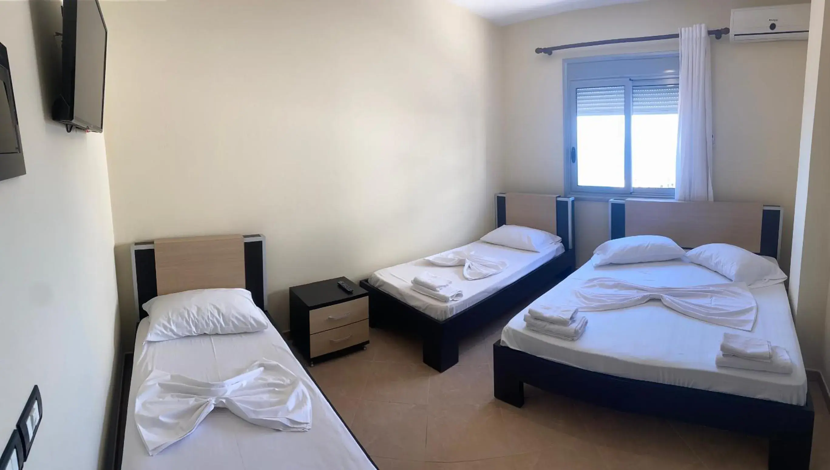 Quadruple Room with Sea View in AL Hotel Quadruple Room with Sea View in AL Hotel