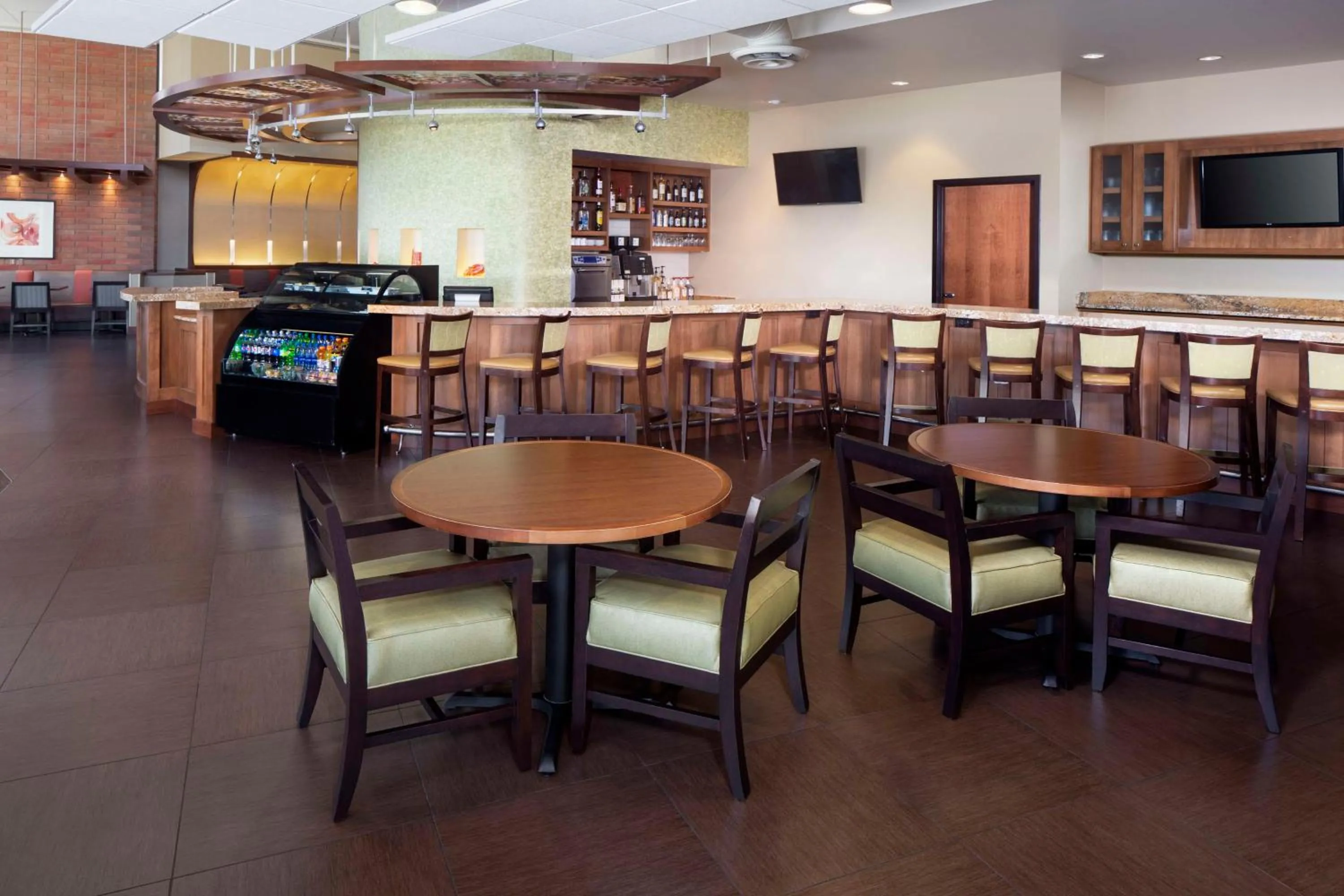 Lounge or bar in Hyatt Place Phoenix/ Mesa