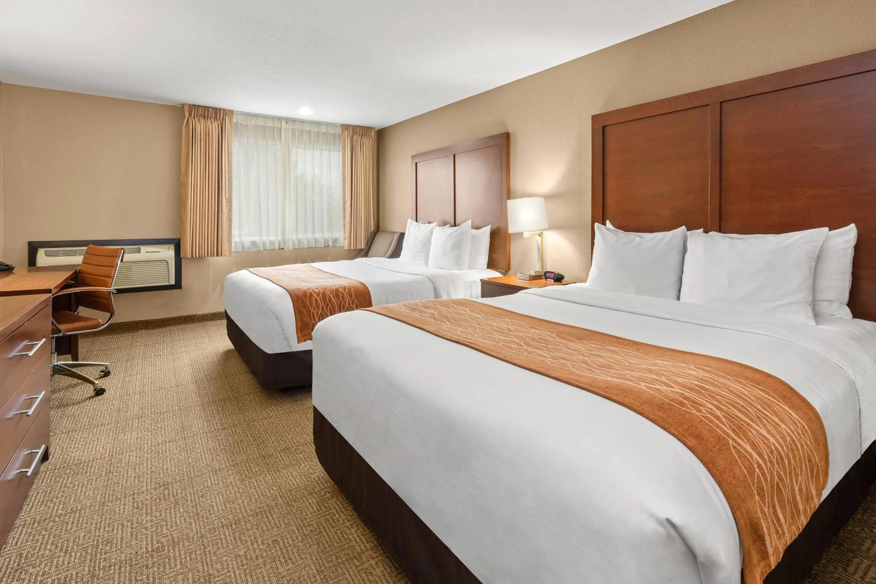 Bedroom, Bed in Comfort Inn & Suites Beaverton - Portland West