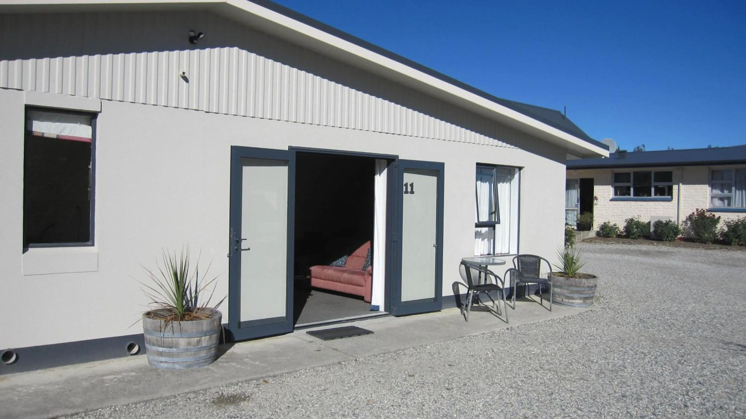 Property building in Cromwell Motel