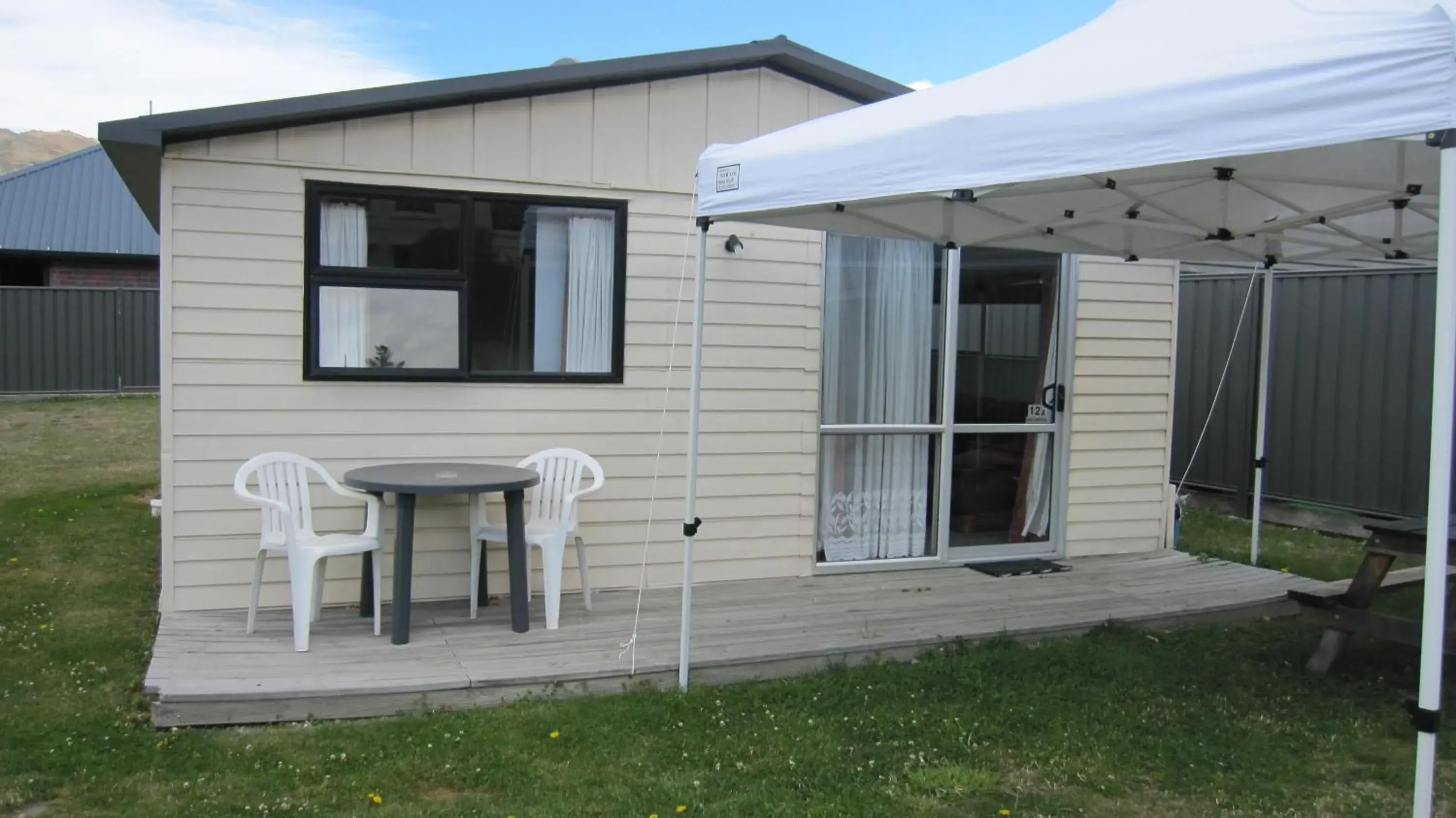 Budget One-Bedroom Bungalow in Cromwell Motel Budget One-Bedroom Bungalow in Cromwell Motel