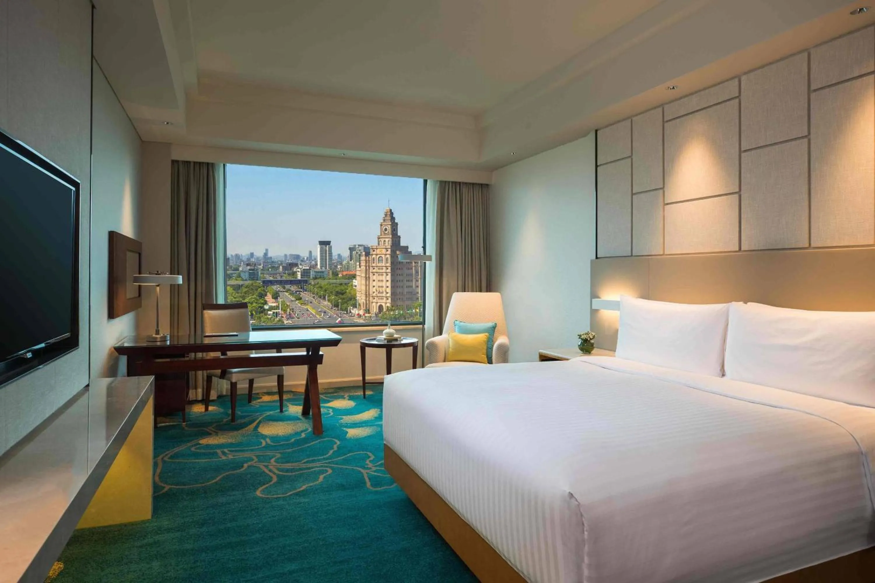 Photo of the whole room, Bed in Renaissance Suzhou Hotel