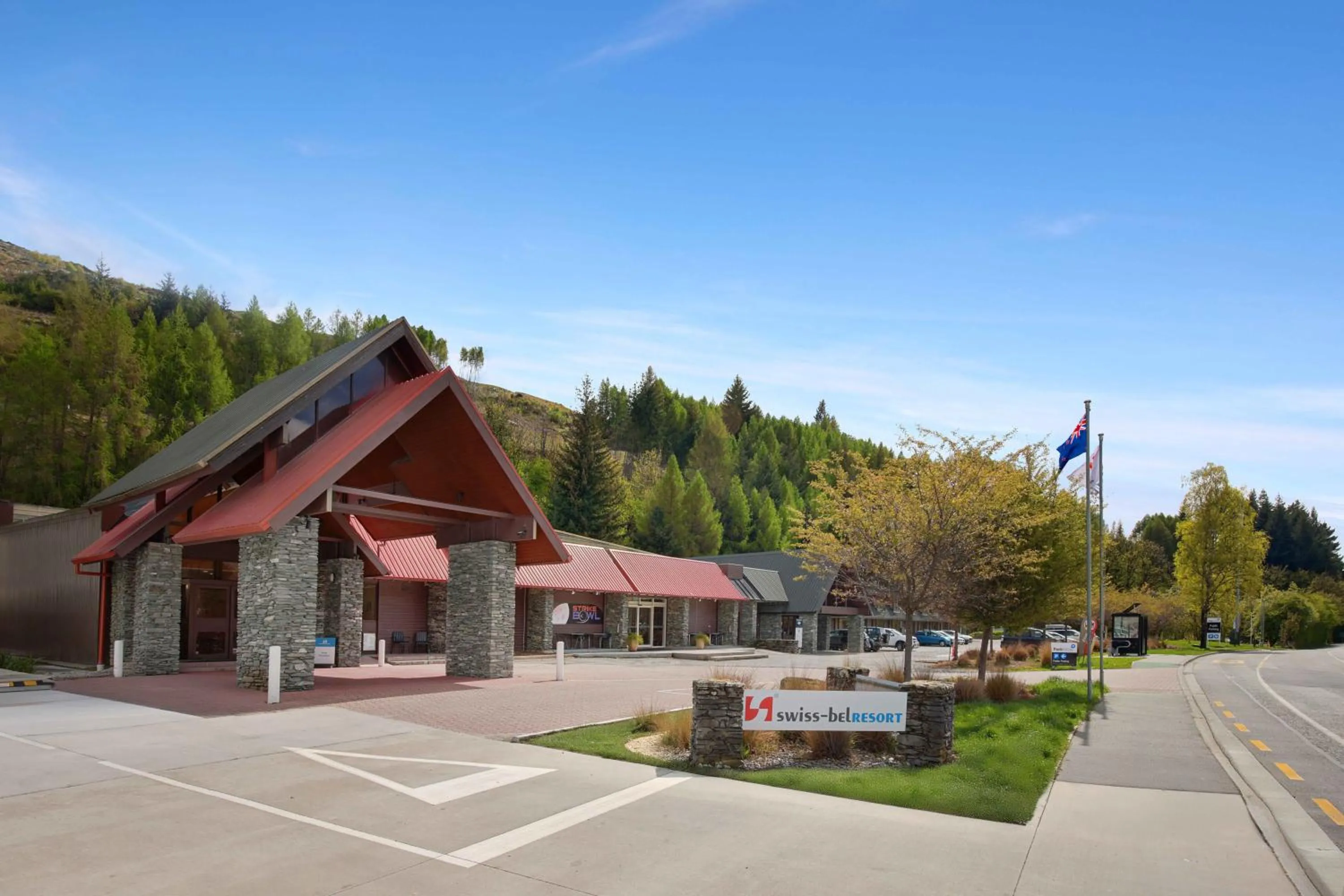 Property building in Swiss-Belresort Coronet Peak