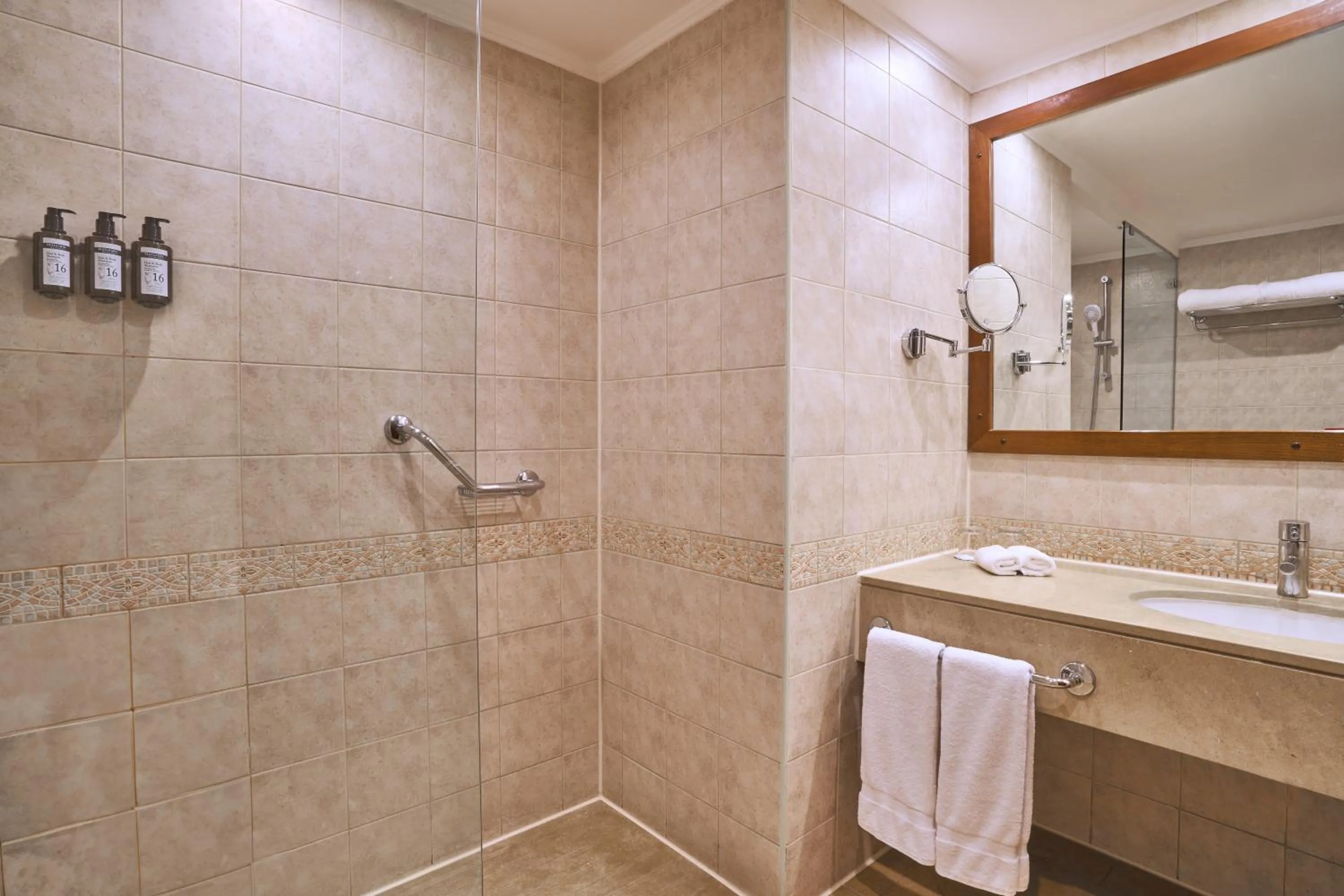 Shower in Mövenpick Resort Aswan