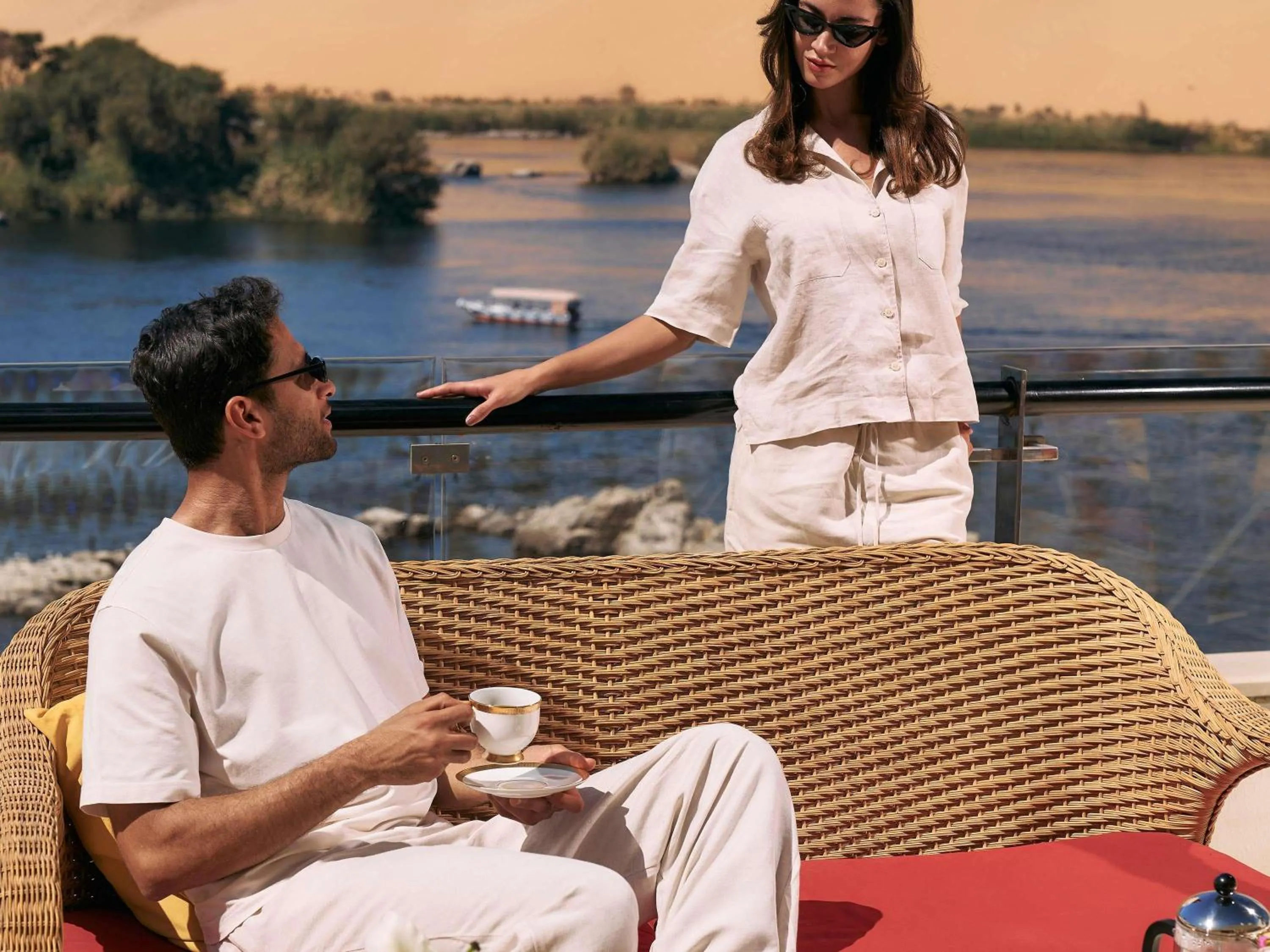 Lounge or bar in Mövenpick Resort Aswan