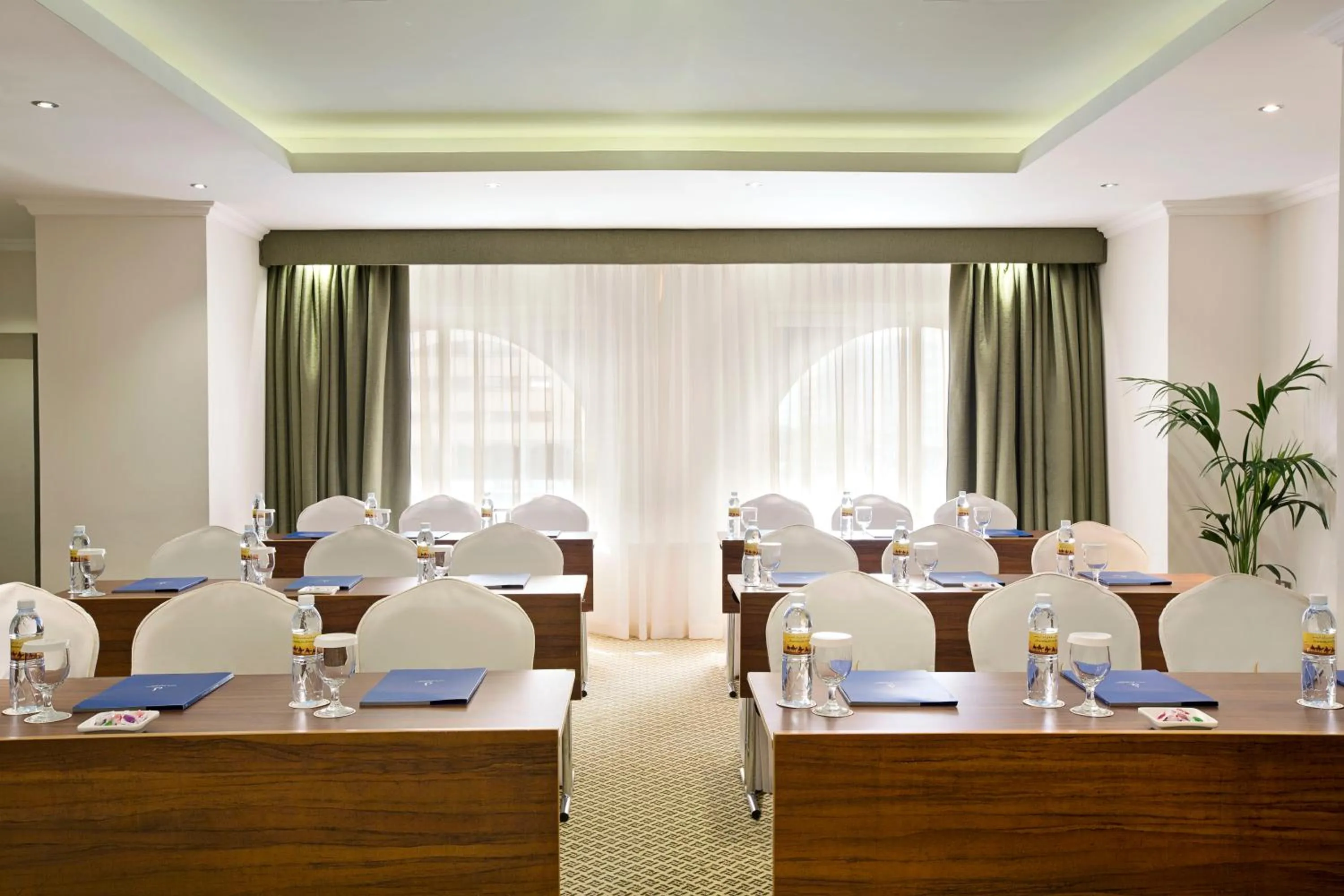 Meeting/conference room in City Seasons Al Hamra Hotel