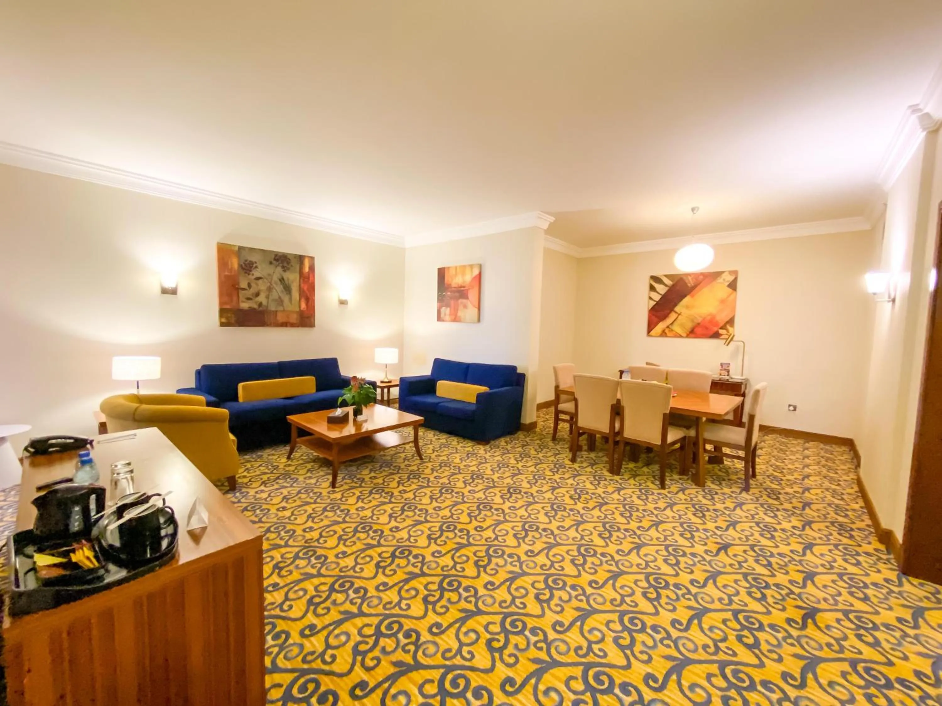 Seating area in City Seasons Al Hamra Hotel