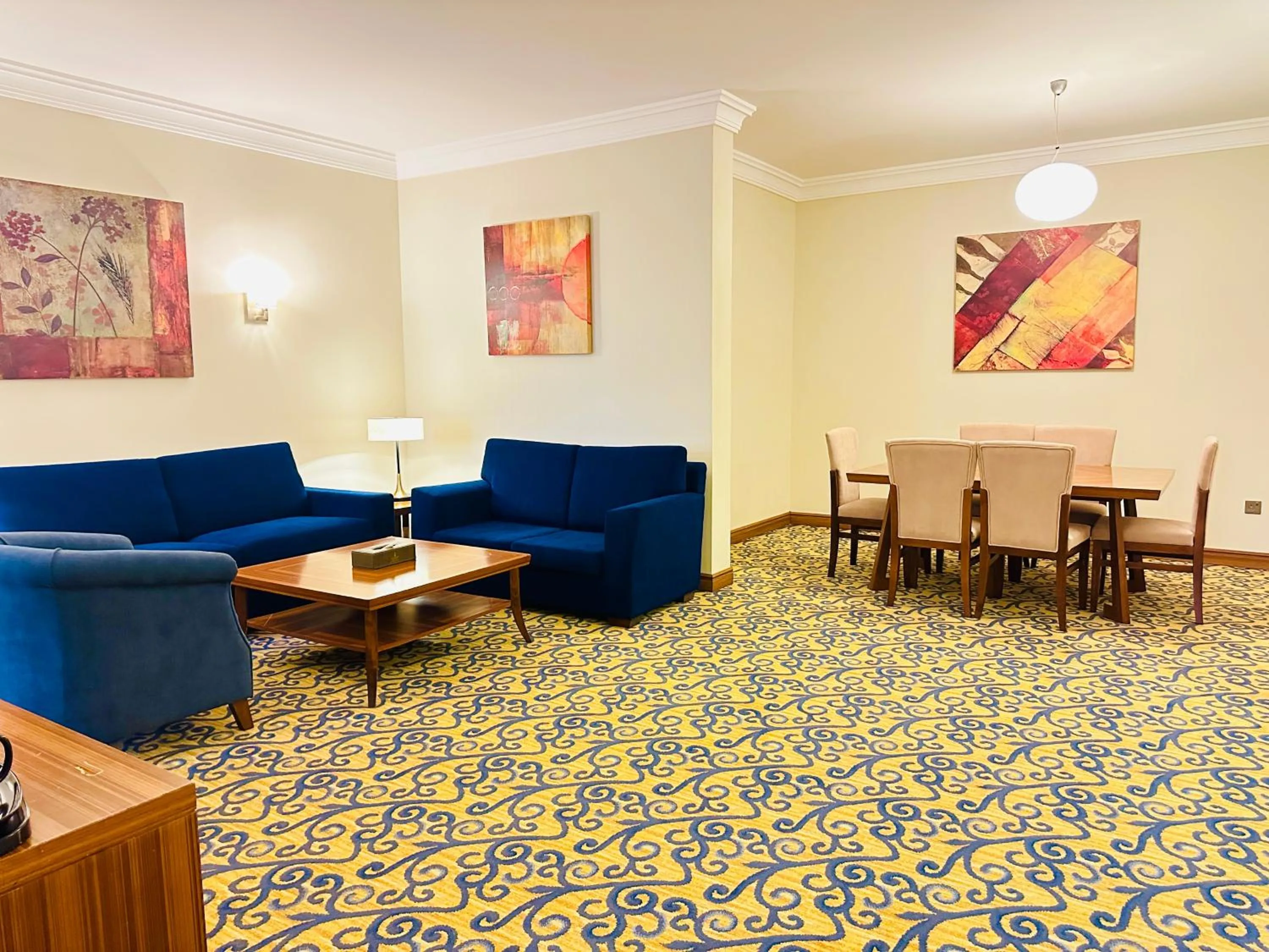 Living room in City Seasons Al Hamra Hotel