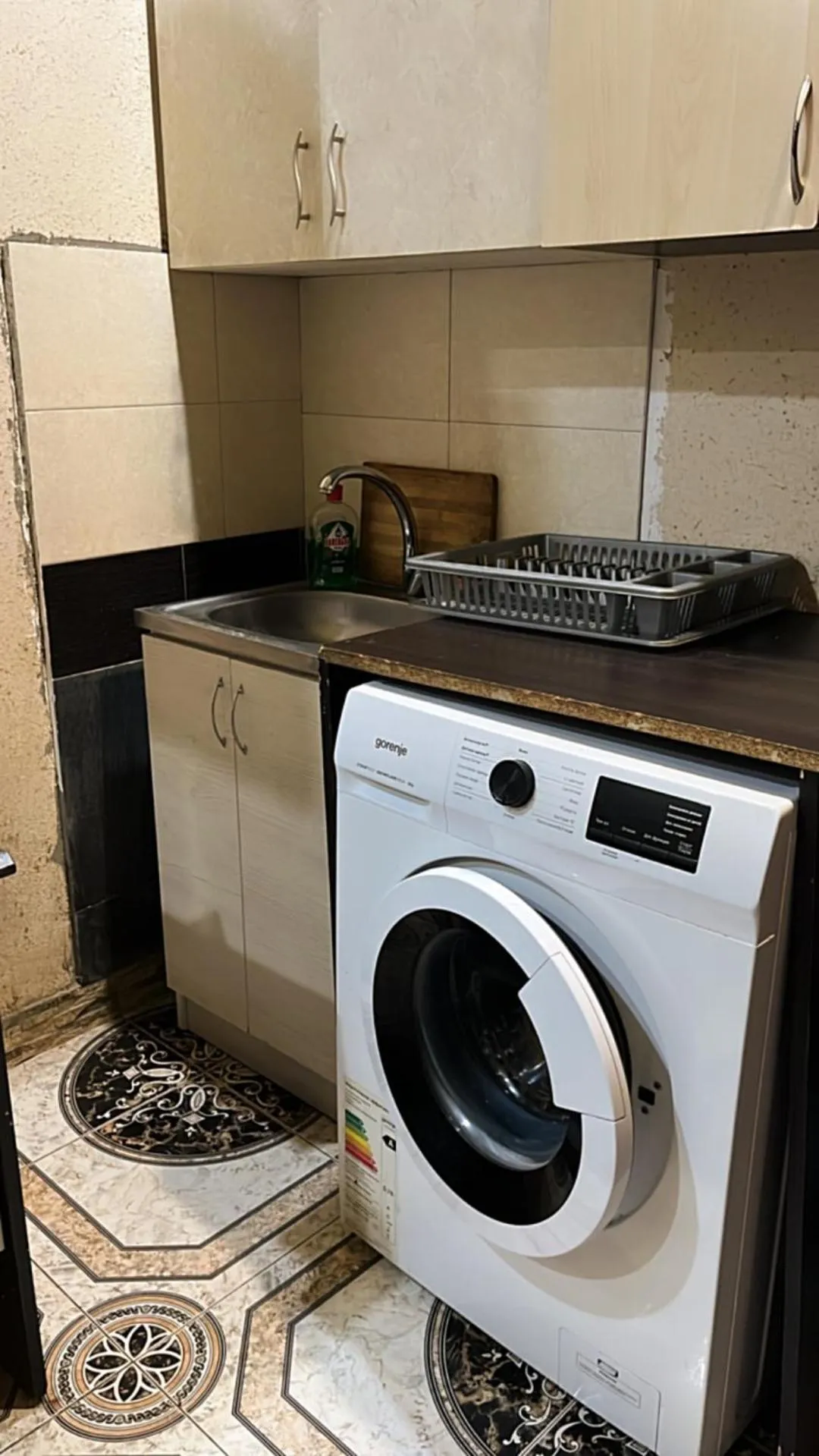 washing machine in Komitas Avenue Guest House