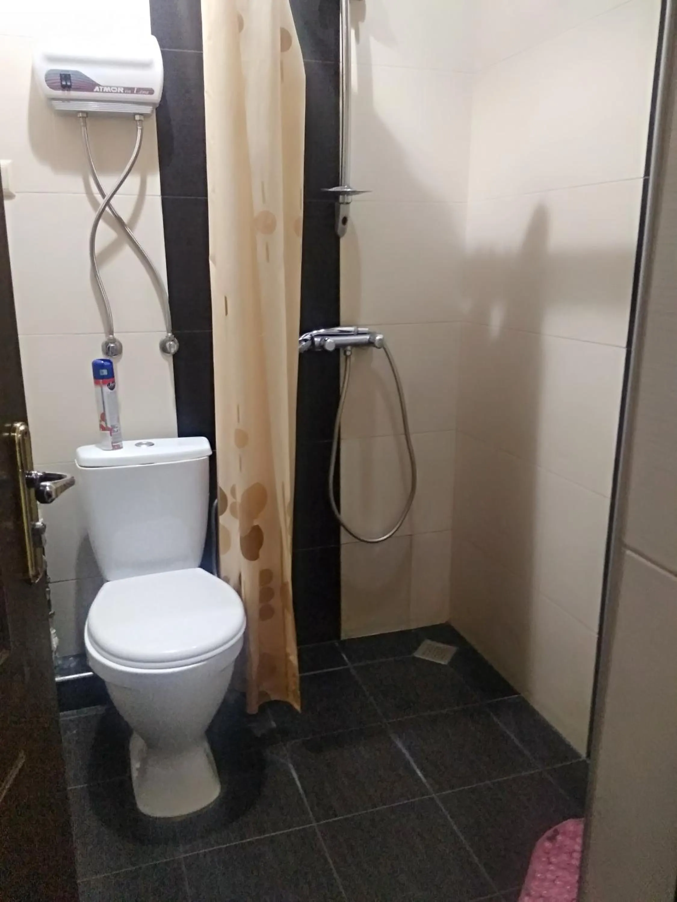 Shower in Komitas Avenue Guest House