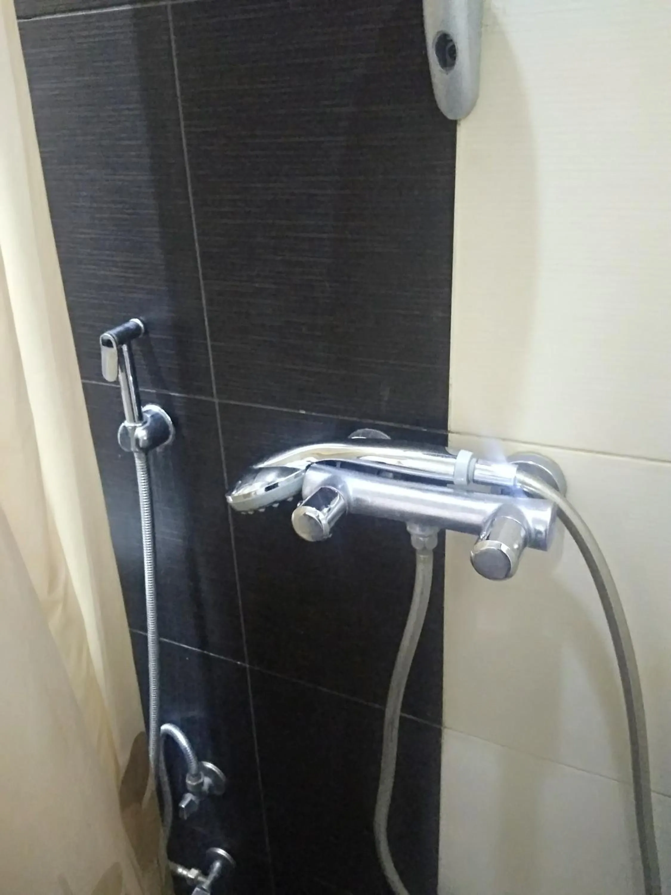 Bathroom in Komitas Avenue Guest House