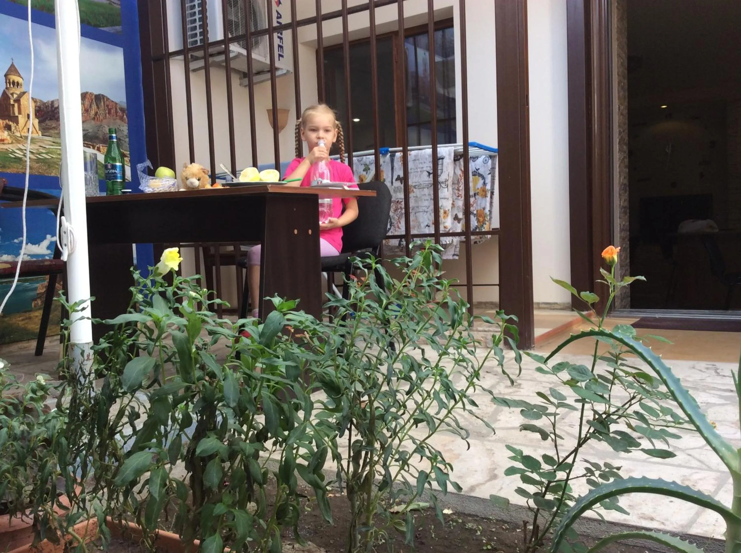 Day in Komitas Avenue Guest House