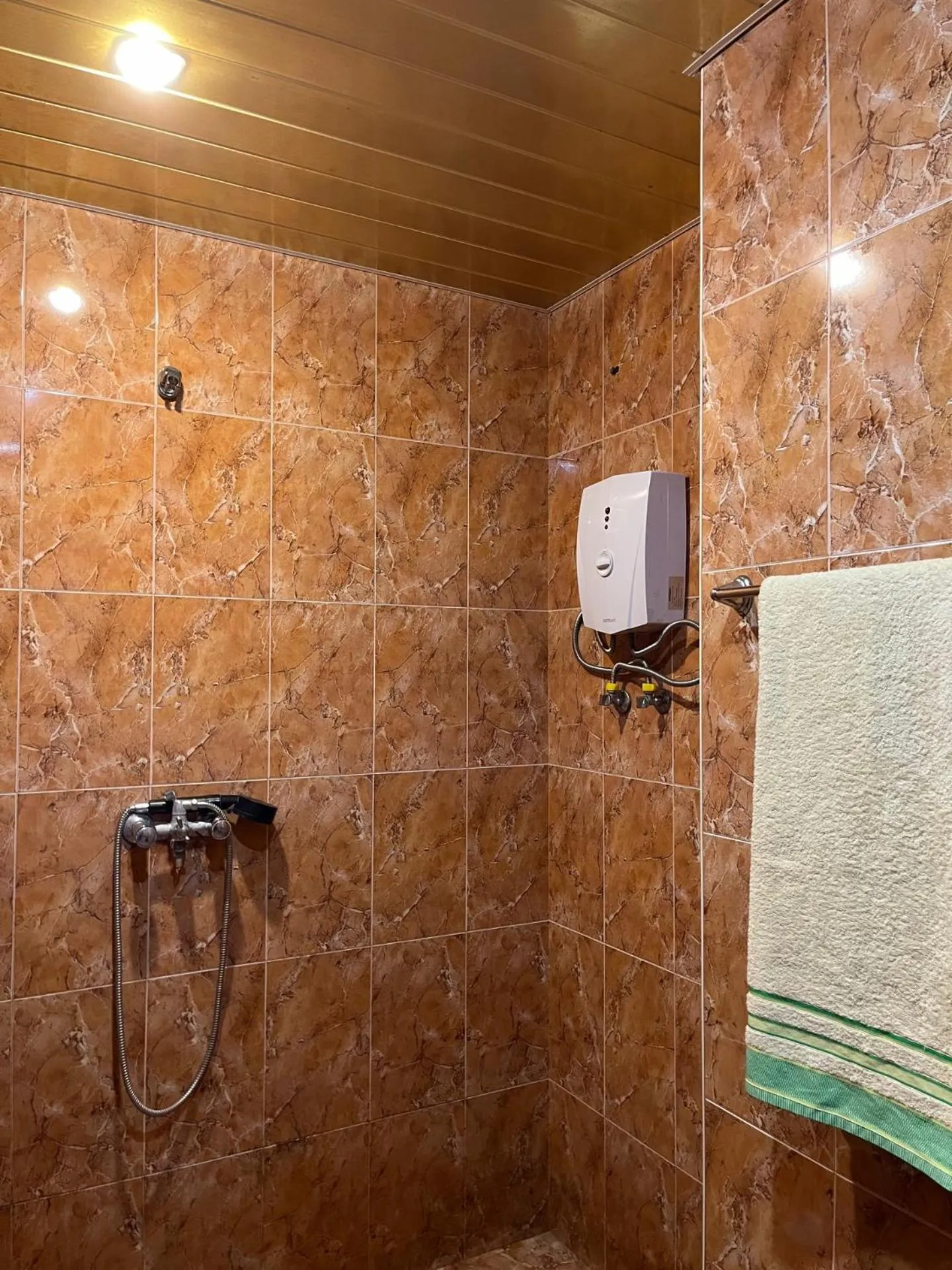 Shower in Komitas Avenue Guest House