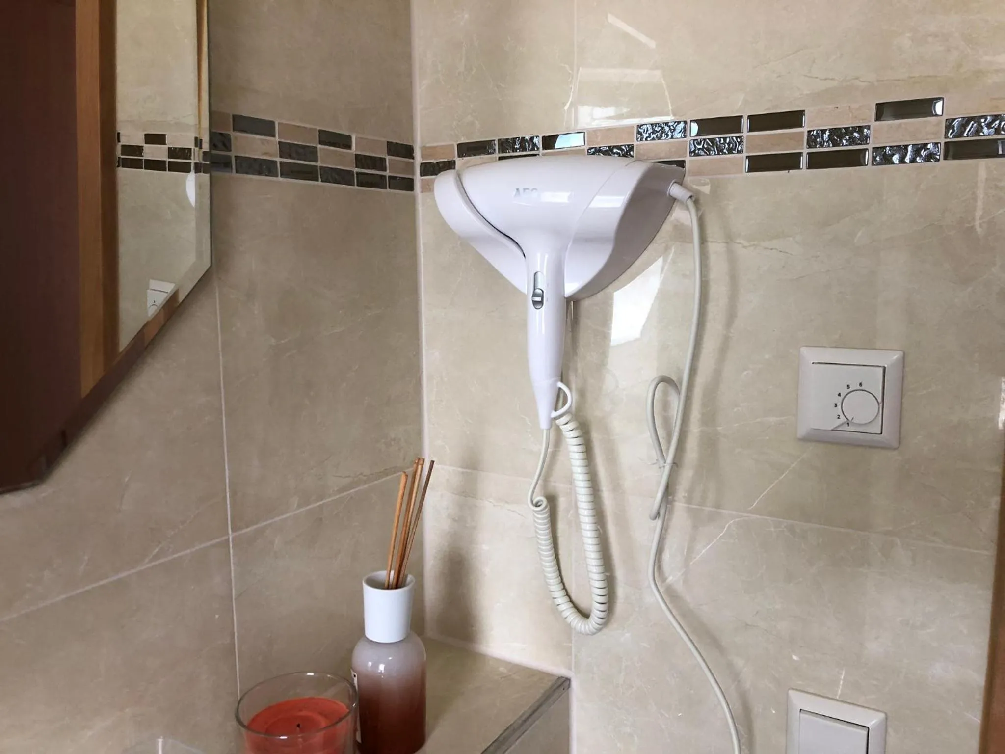 heating in Sahara Falcon