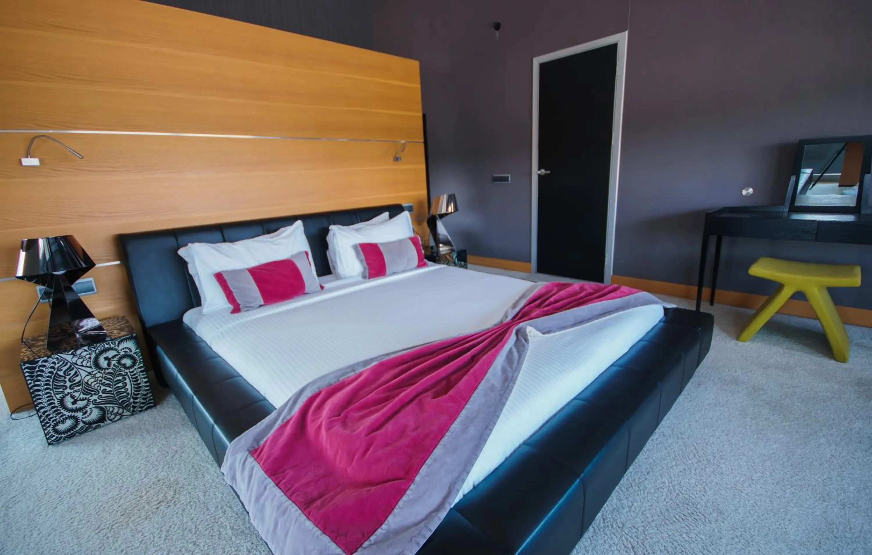 Bed in Vernazza Suites