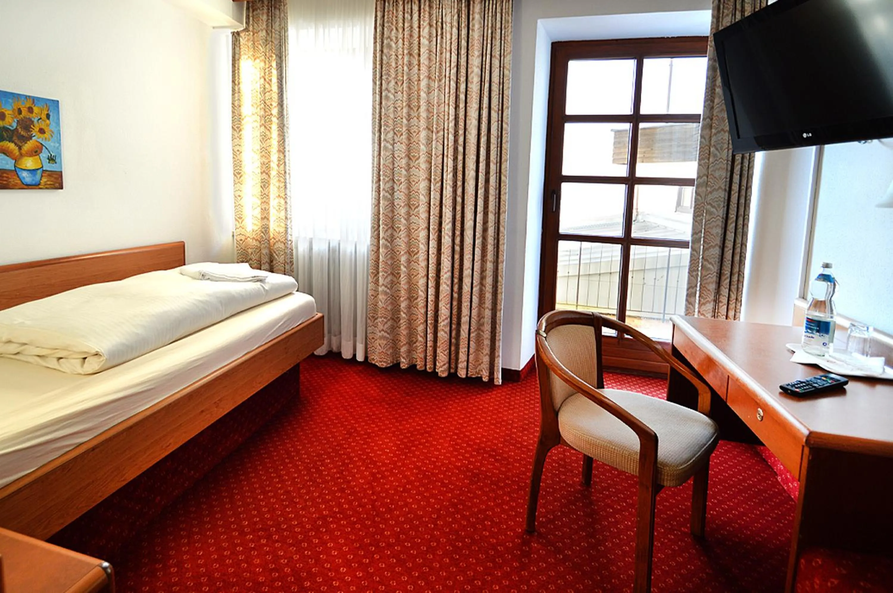 Photo of the whole room, Bed in Gasthof Hotel zur Post