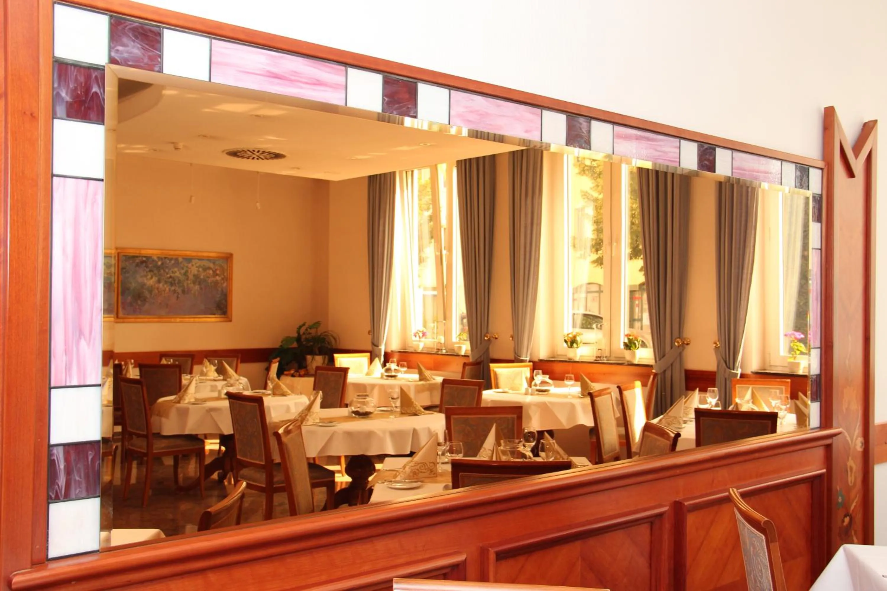 Restaurant/places to eat in Hotel Ascania