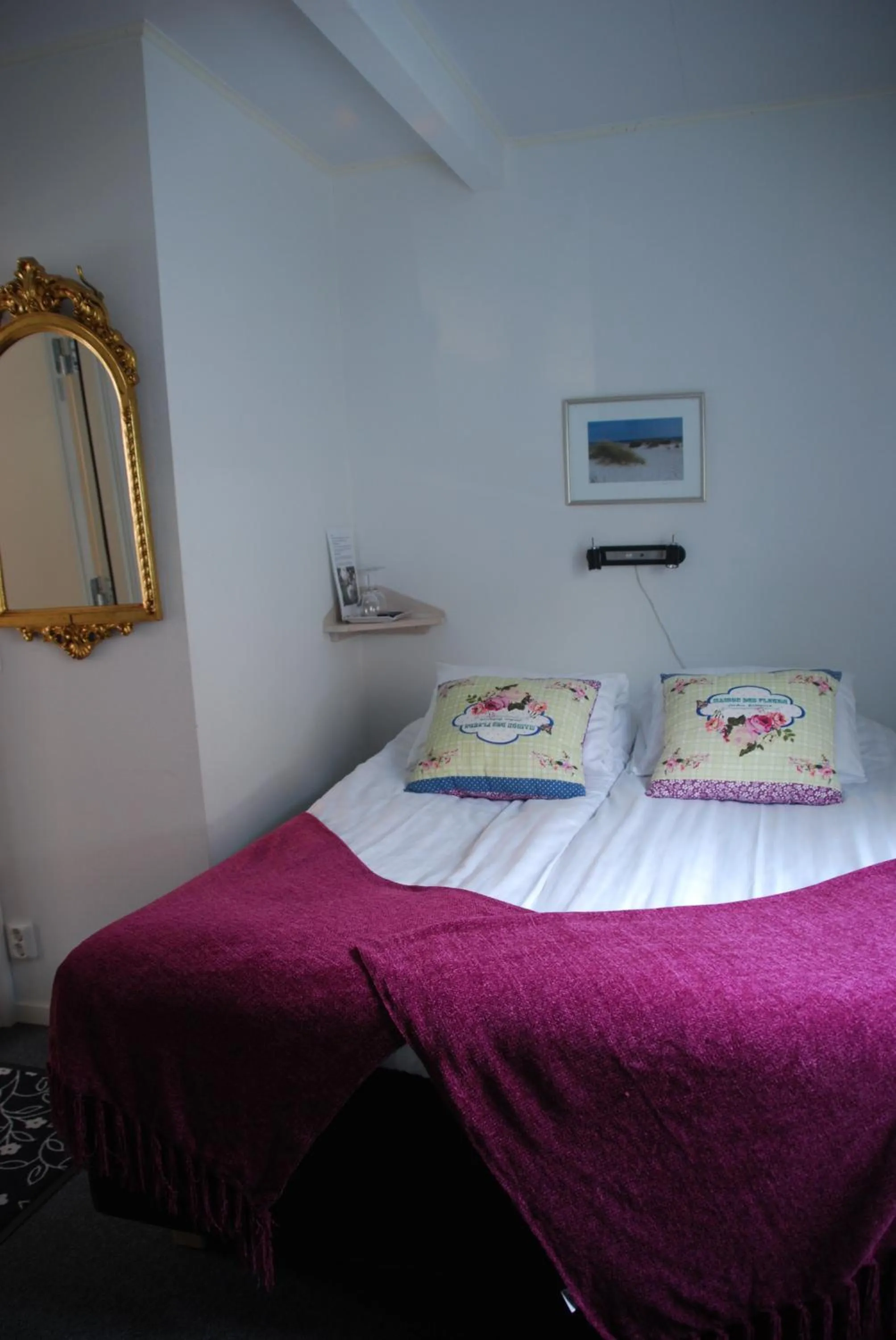 Bed in Hotell Turistgården i Simrishamn