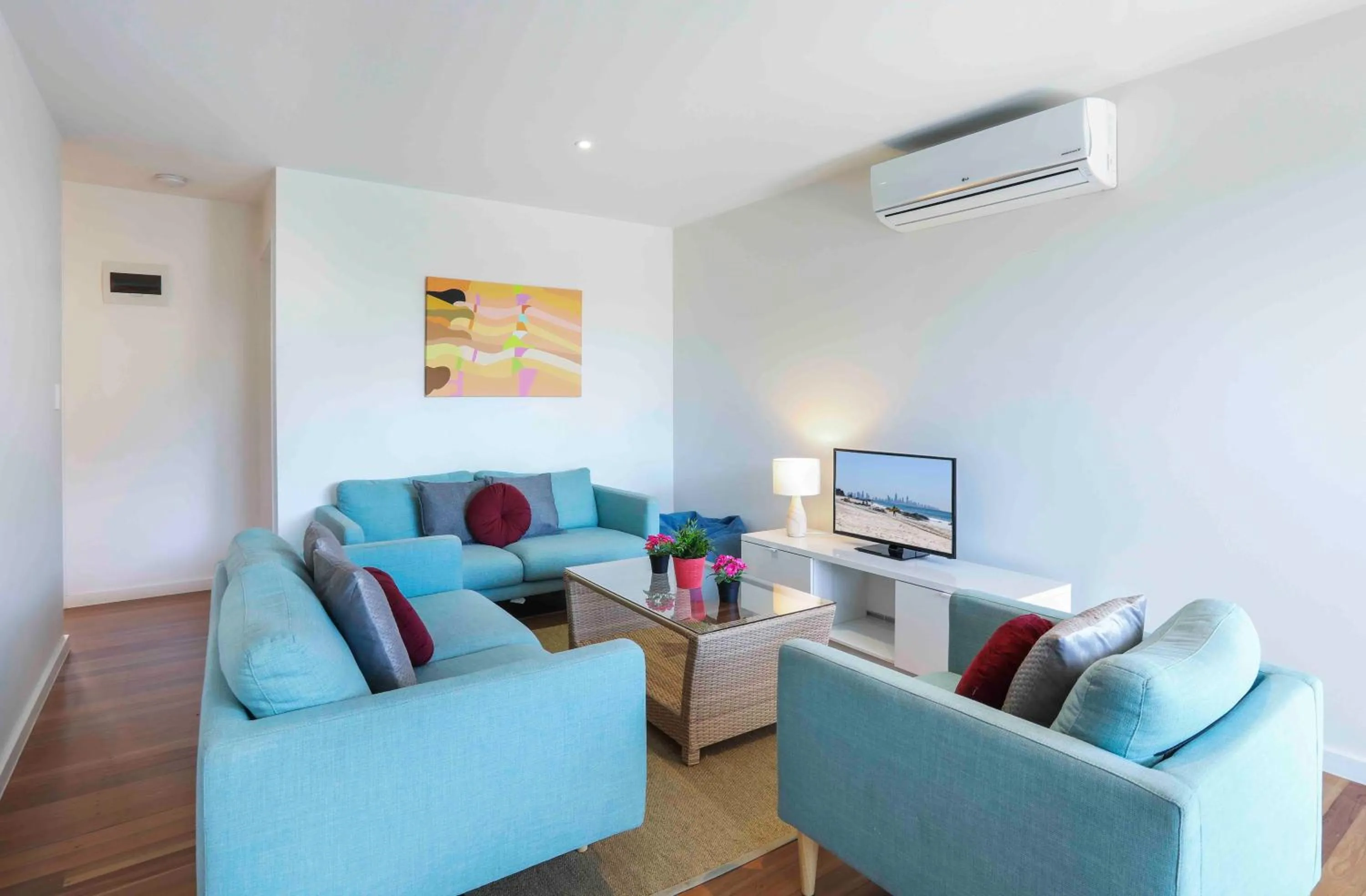 TV and multimedia in Sandbox Apartments