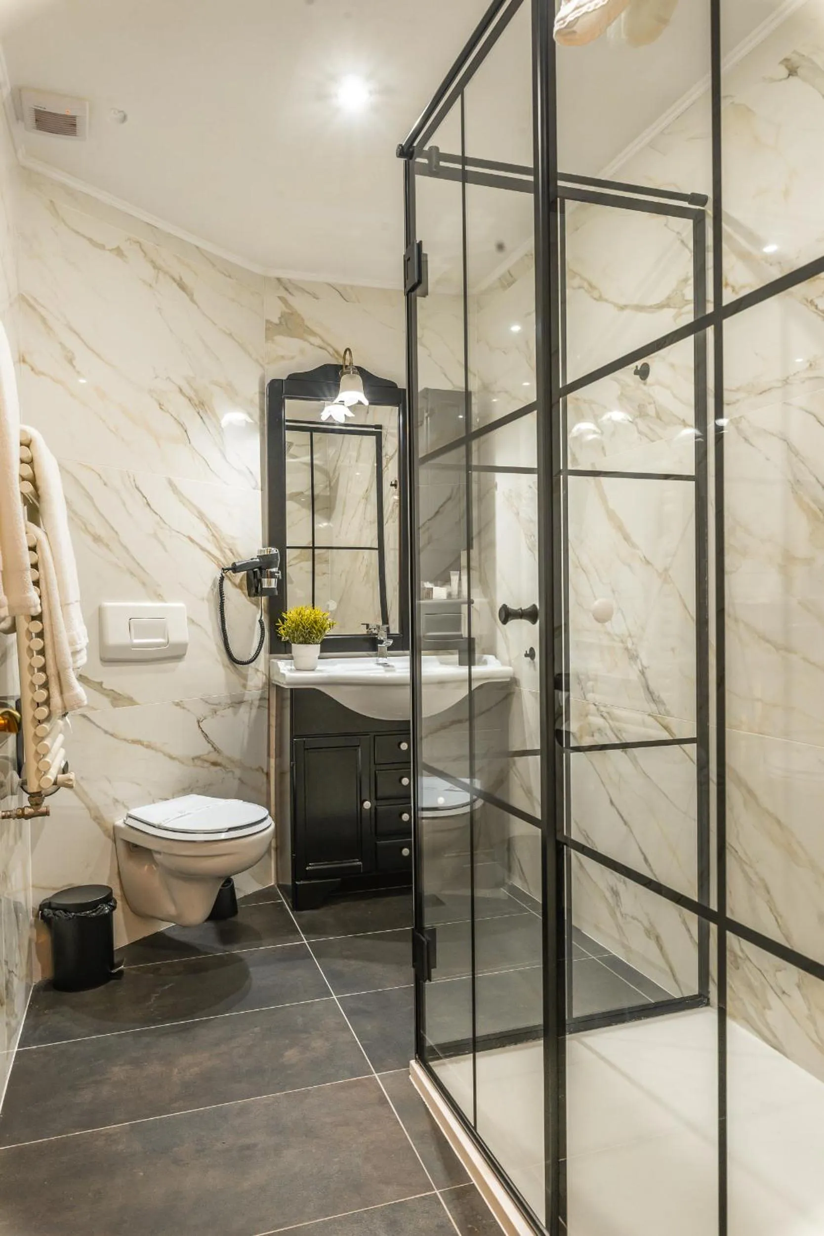 Bathroom in Hotel Korona