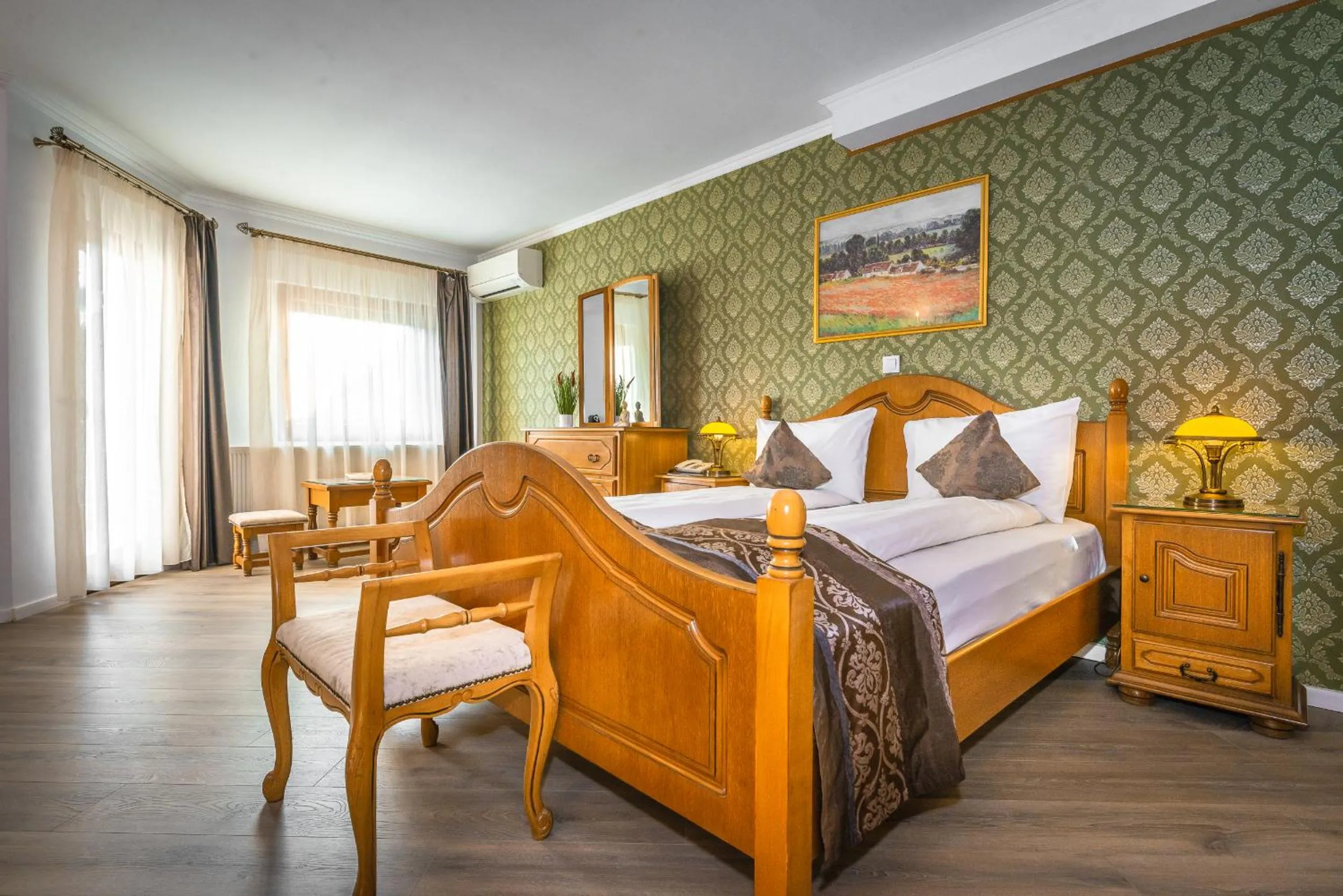 Photo of the whole room, Bed in Hotel Korona