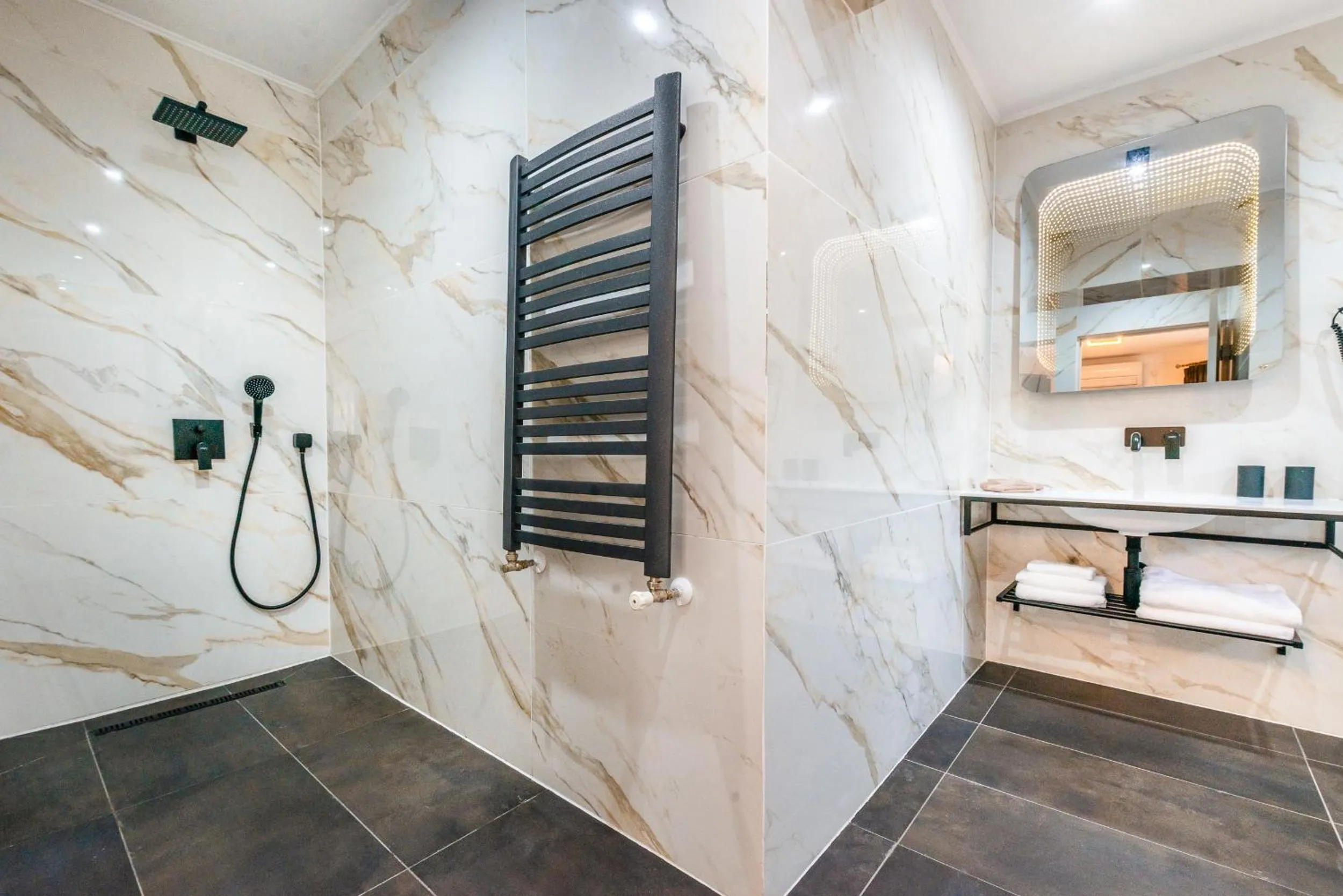 Bathroom in Hotel Korona