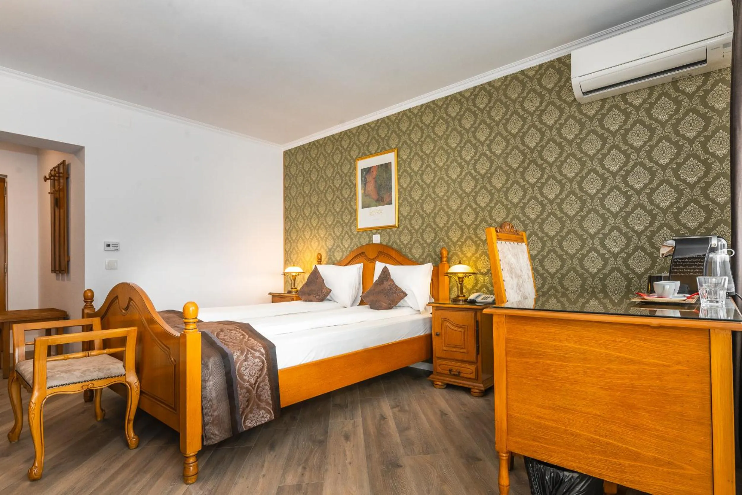 Photo of the whole room, Bed in Hotel Korona