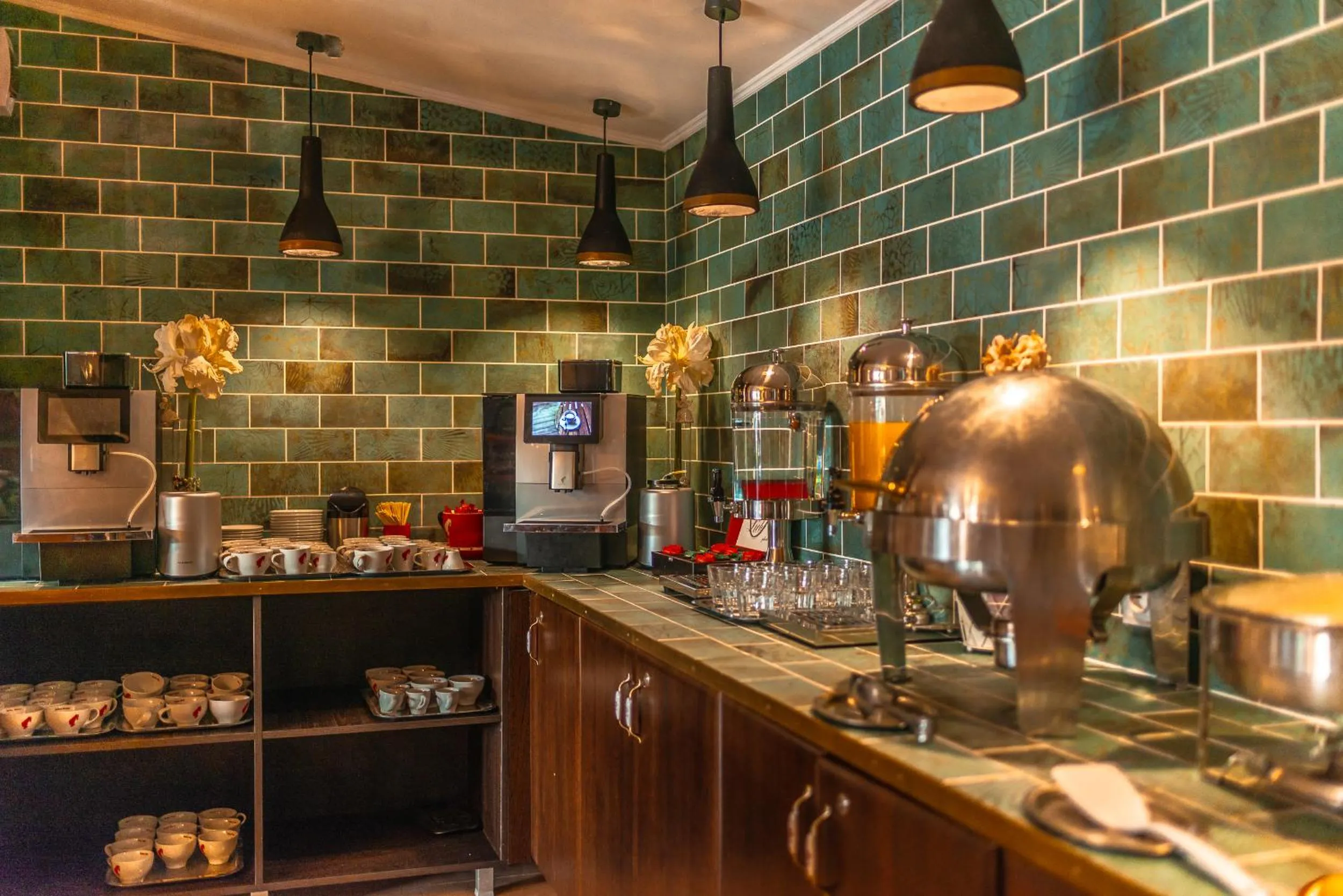 Restaurant/places to eat in Hotel Korona